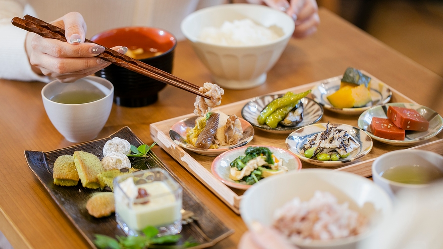 【朝食ビュッフェ】一日のはじまりを彩る、健康的な京都の朝ごはん。