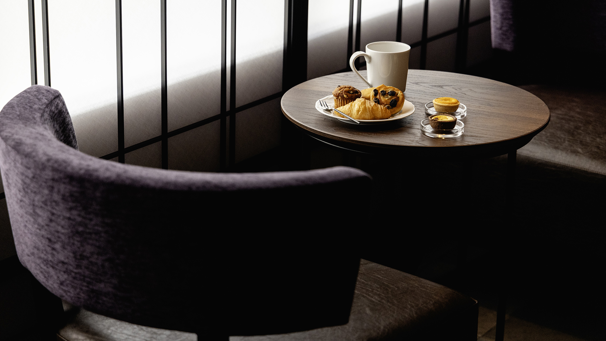 【プレミアムラウンジ】こだわりのインテリアを取り揃えた特別な空間