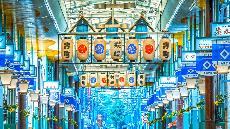 「寺町商店街」は、京都ならではのお店がたくさん。