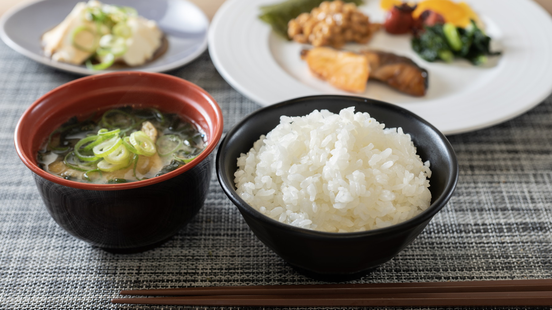 新潟産の炊きたての美味しいお米をどうぞ