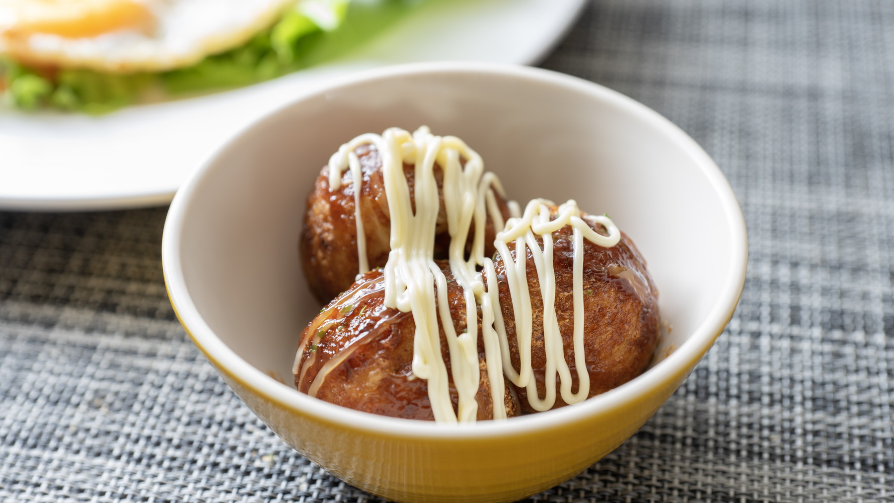 大阪名物たこ焼き！で一日の活力を♪