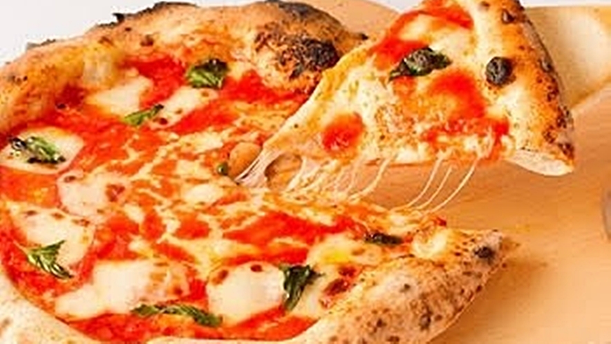 *マルゲリータピザ／からだに優しい天然酵母を使用したこだわりのピザは、心も体も満たす一皿です