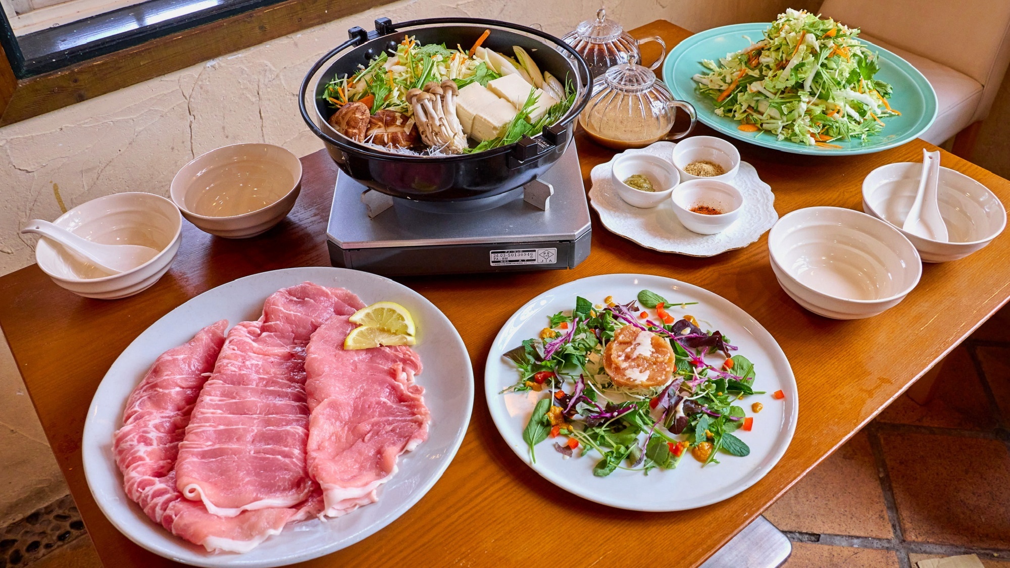 *ディナー一例／愛犬OK！上質できめ細やかな甲州富士桜ポークのしゃぶしゃぶをお部屋でお楽しみください