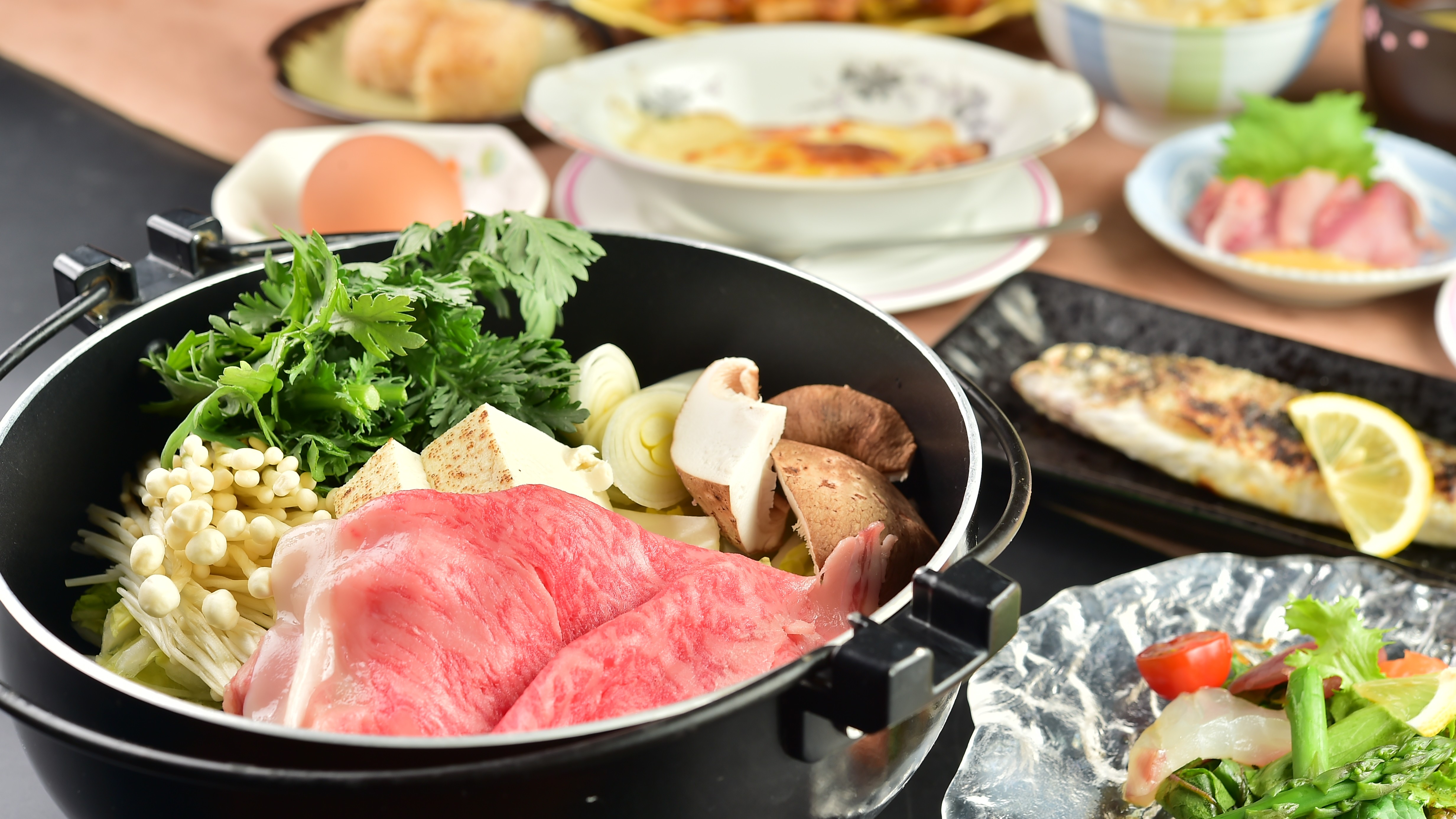 ご夕食：「信州プレミアム牛のすき焼きコース」