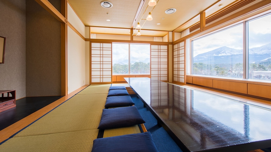 和食レストラン【和楽】大きな窓から雄大な磐梯山を望む当ホテルの和食メインレストラン。