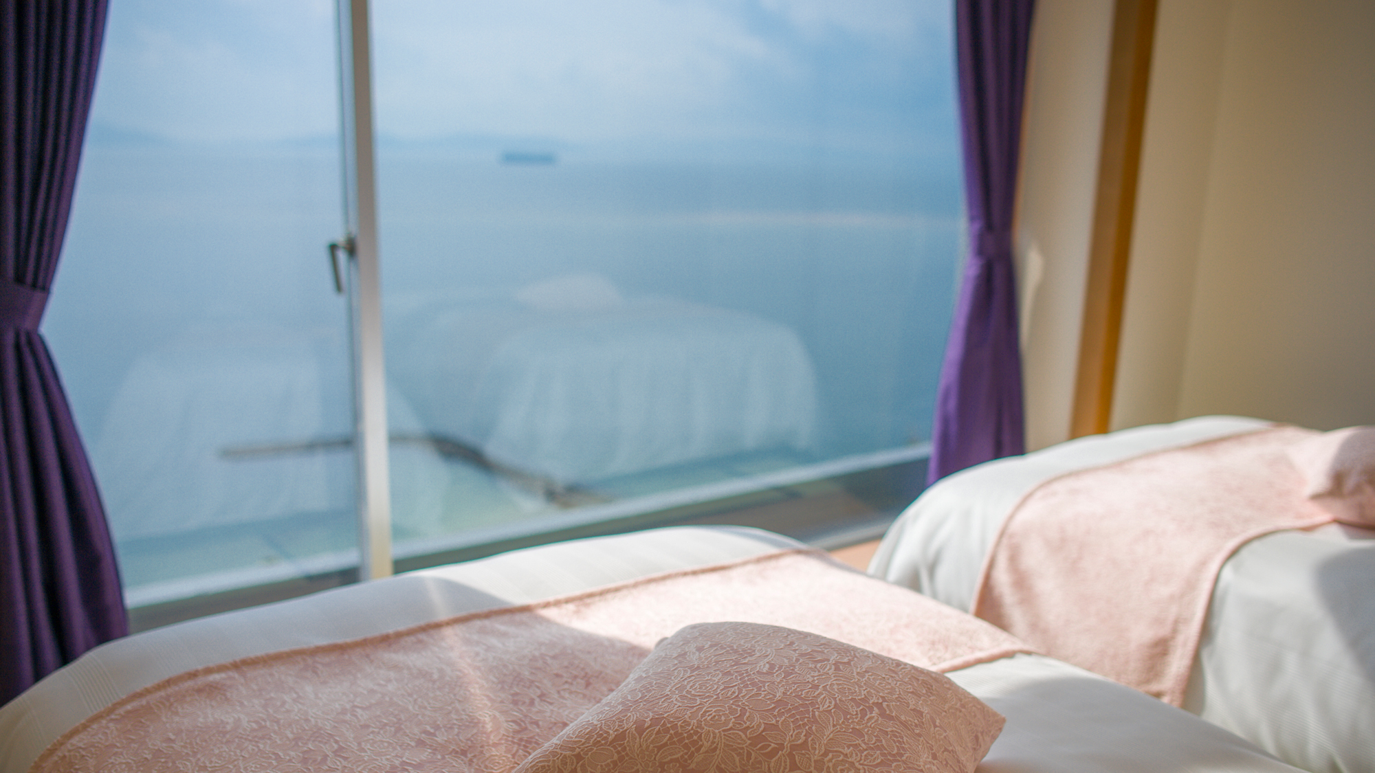 【３室限定　和モダン　デラックス】二間あるのでお連れ様より遅めの就寝も気兼ねなくできます