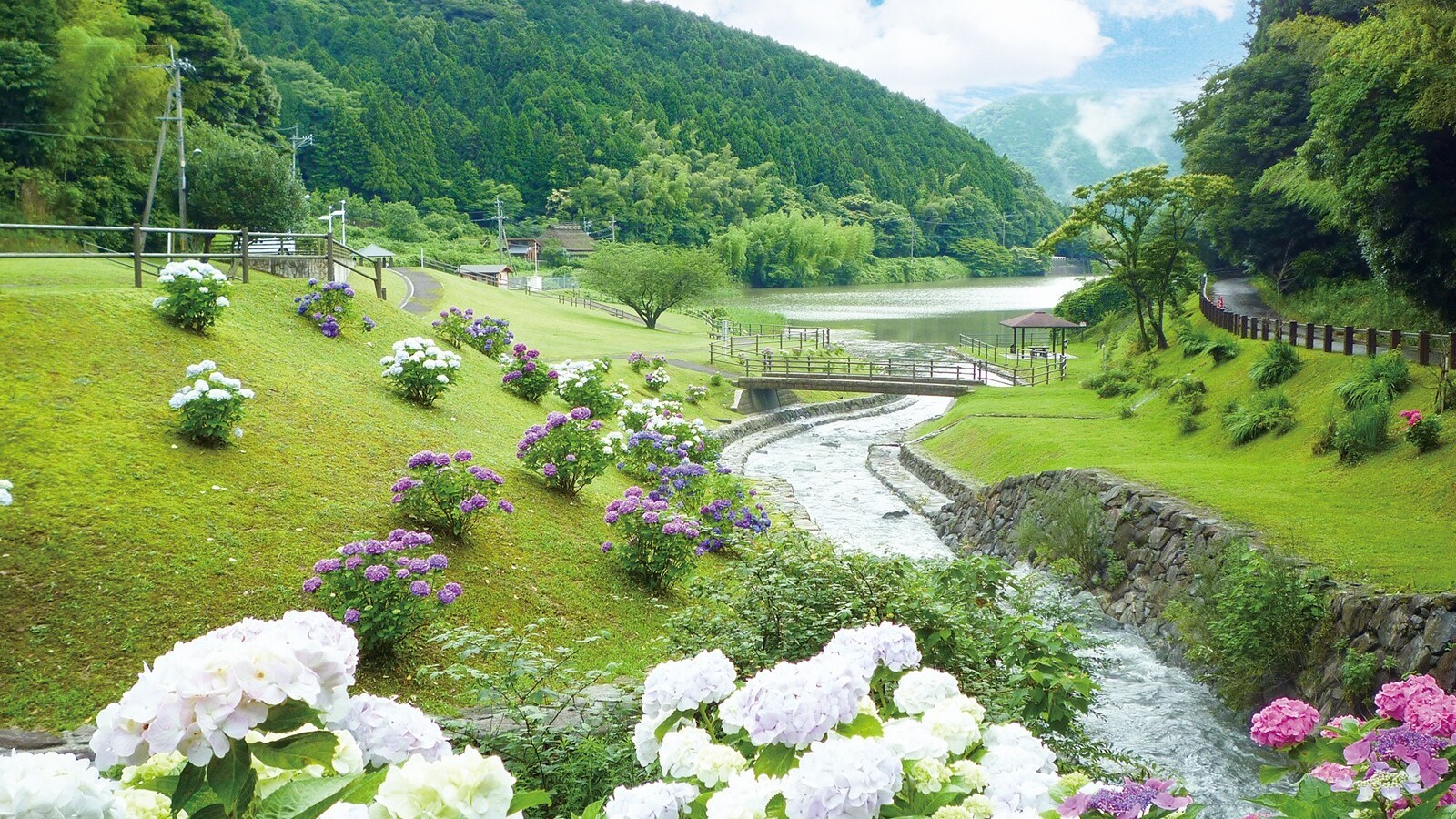 【呉ダム渓流公園1】　ホテルから車で約15分