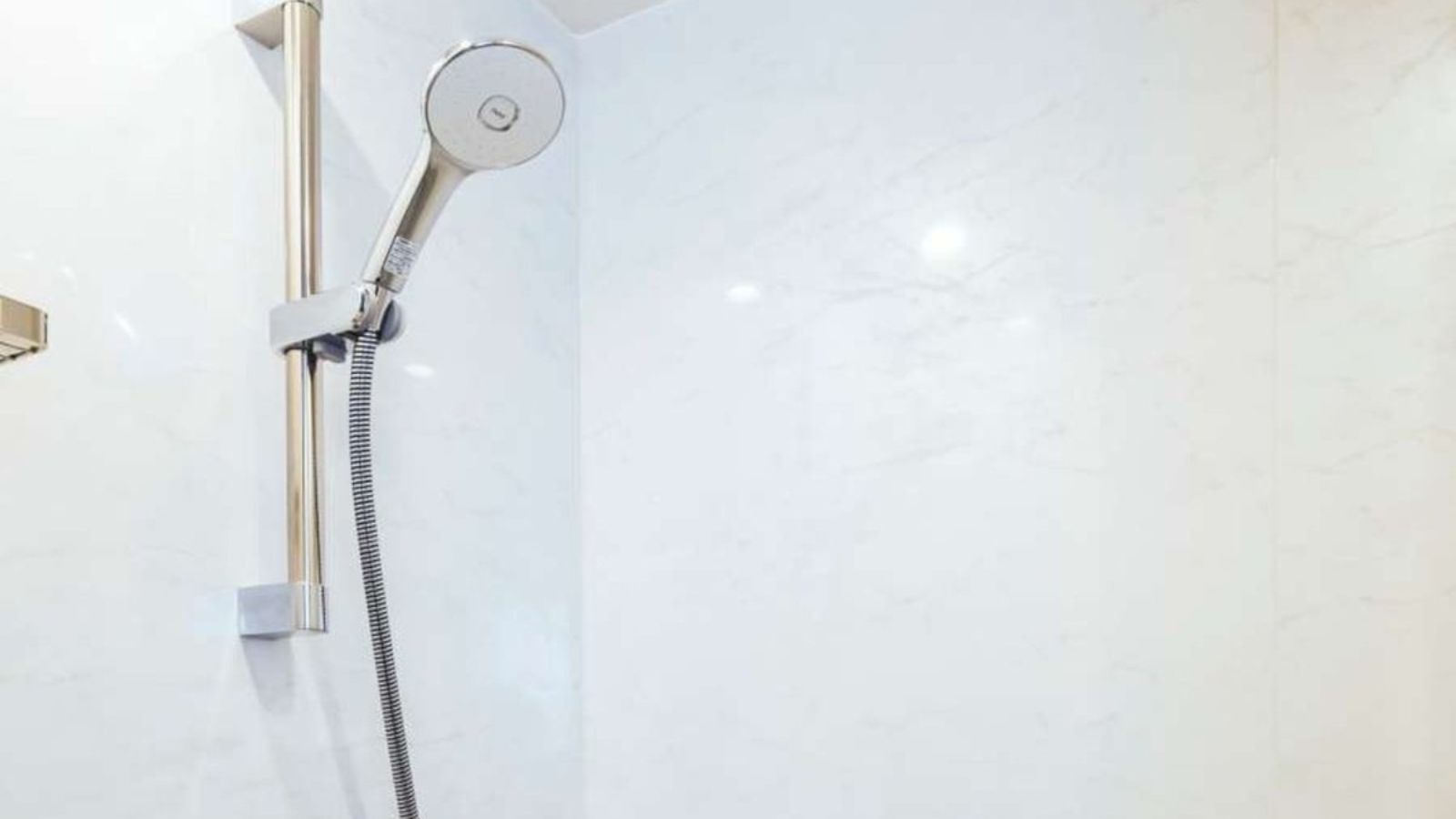 バスタブのついていないシャワーのみのタイプのお部屋もございます。