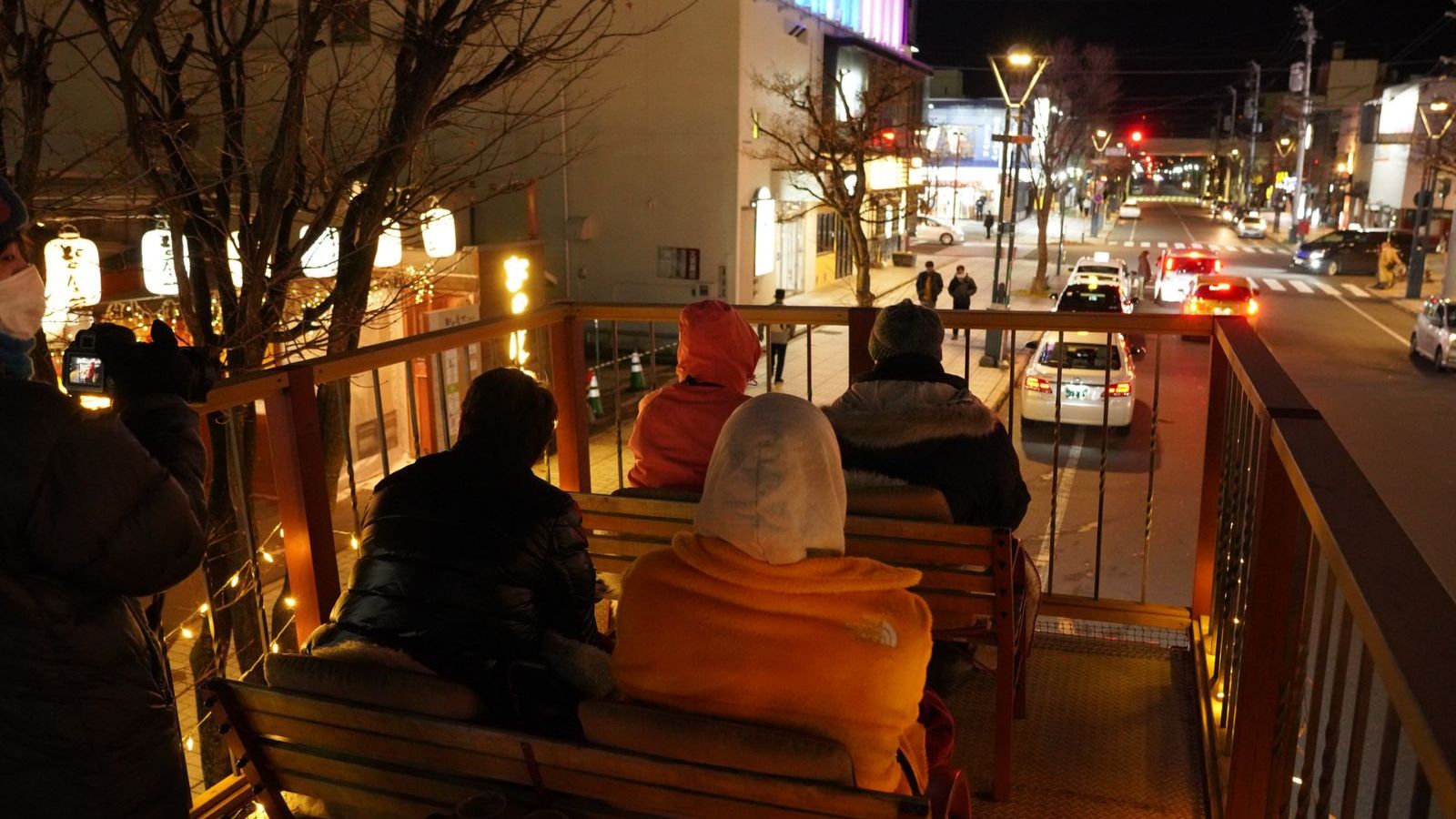 「馬車BAR」ホテルヌプカ前発着、約50分の旅をゆっくりとお楽しみください。