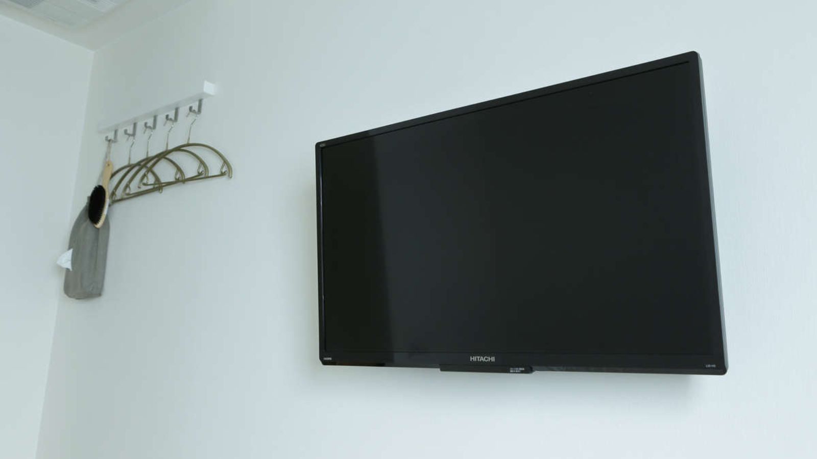 シングルルーム、ダブルルームには各室液晶テレビが完備しています。もちろん無料Wi-FIも。