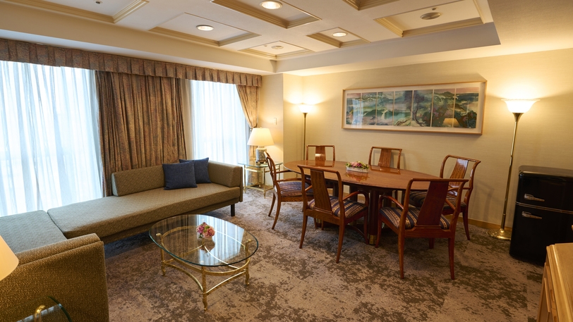 【アゼリアスイートルーム／70平米】ラグジュアリーな空間で至福のホテルステイ（朝食付）