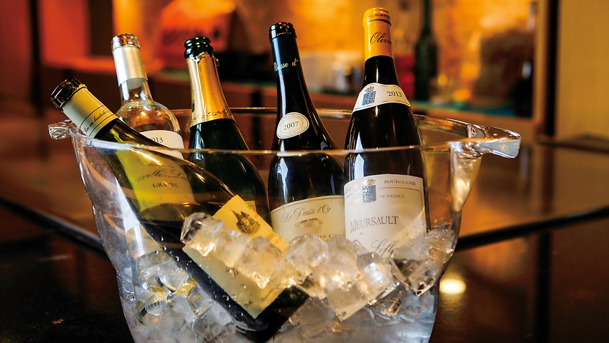 ＜下野＞ドリンクはフランス産のワインを中心に約70種類以上を常備しております