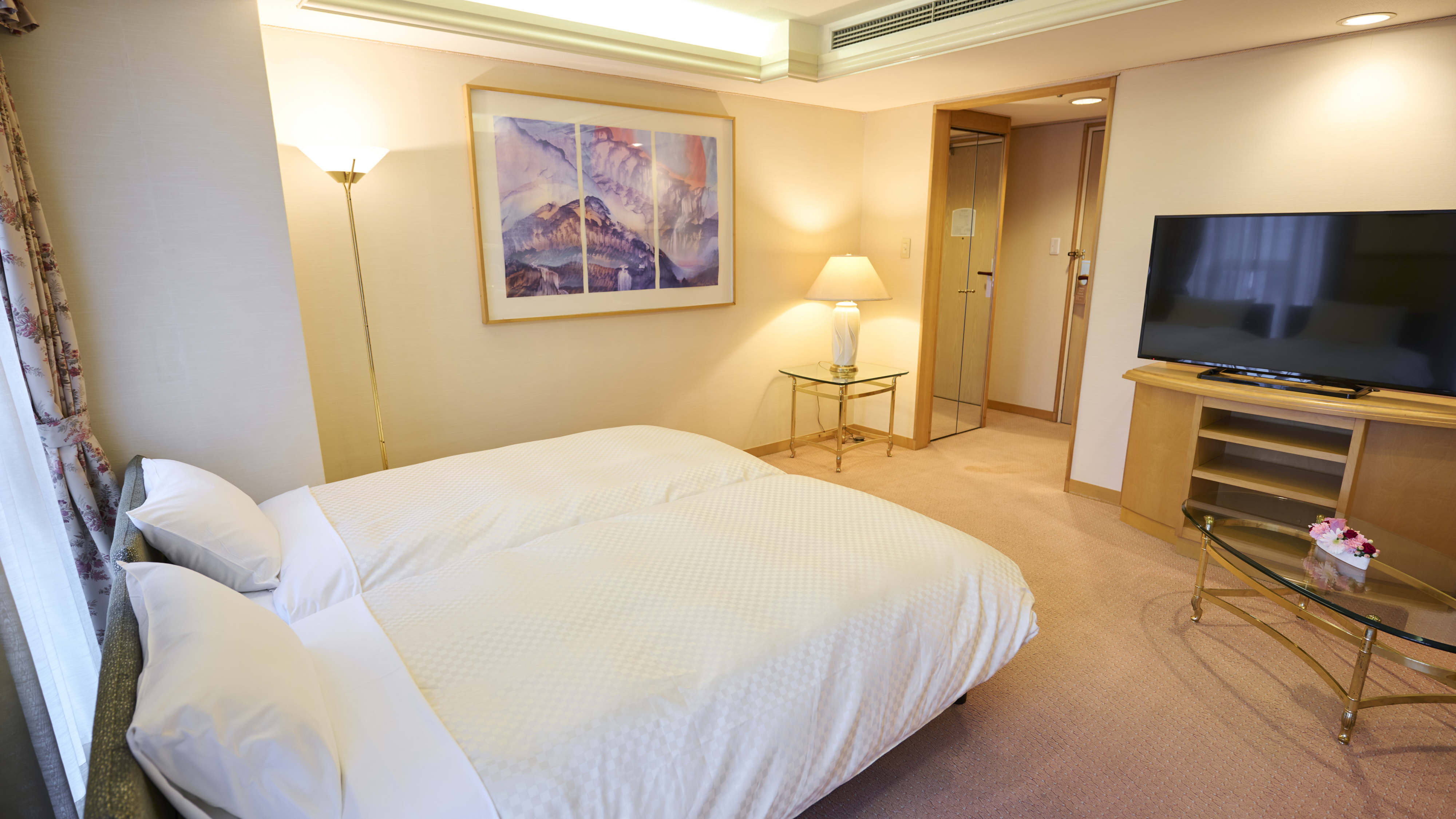 ローズスイート（リビングルーム）／48㎡【最上階】