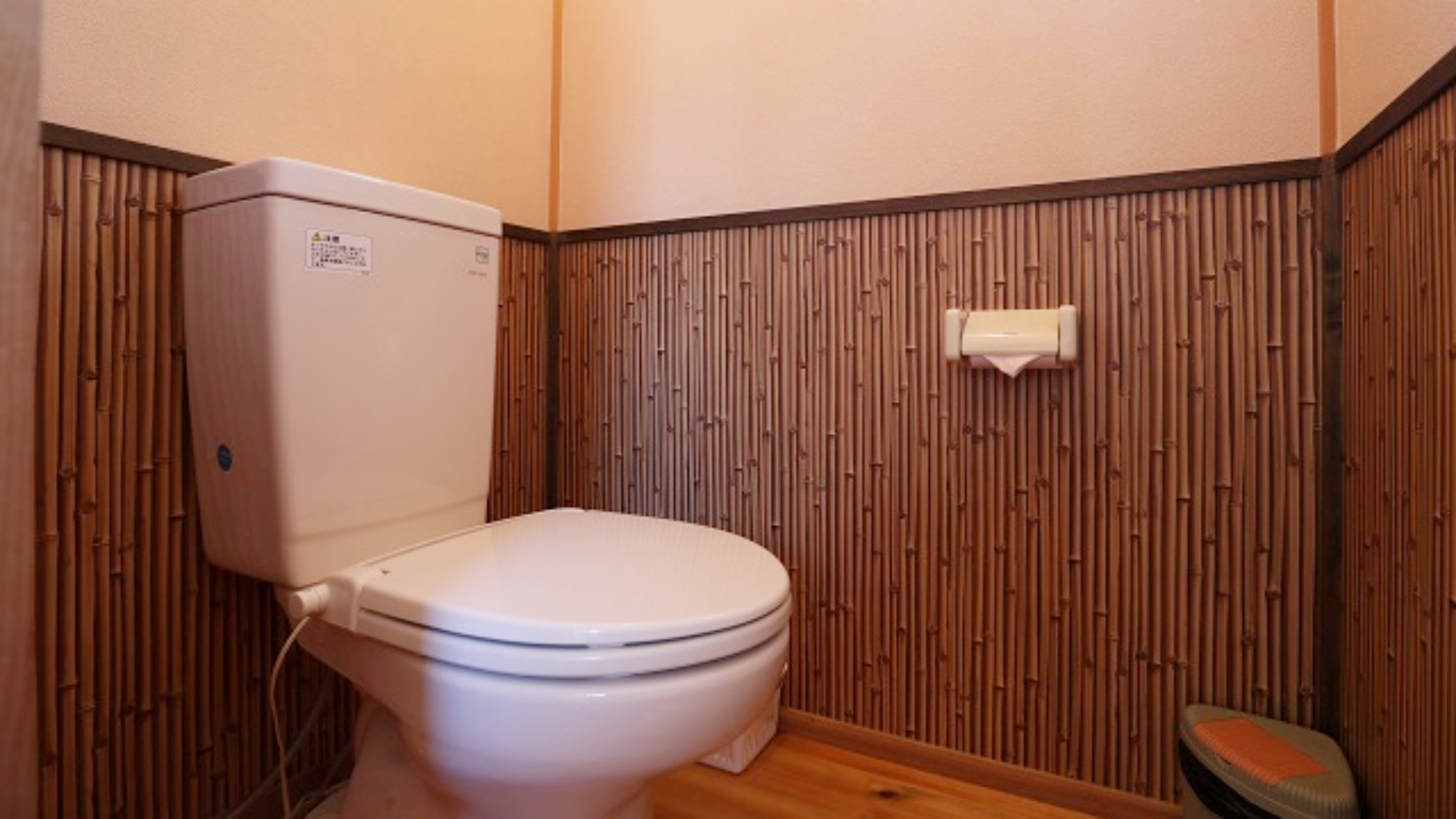 ＊【８名用コテージ】トイレ