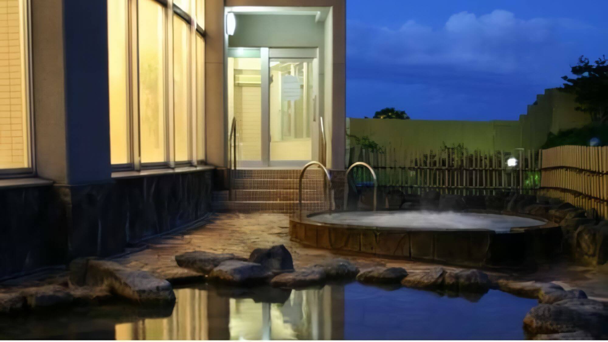 【1階大浴場露天風呂】夜の露天風呂もまた格別！