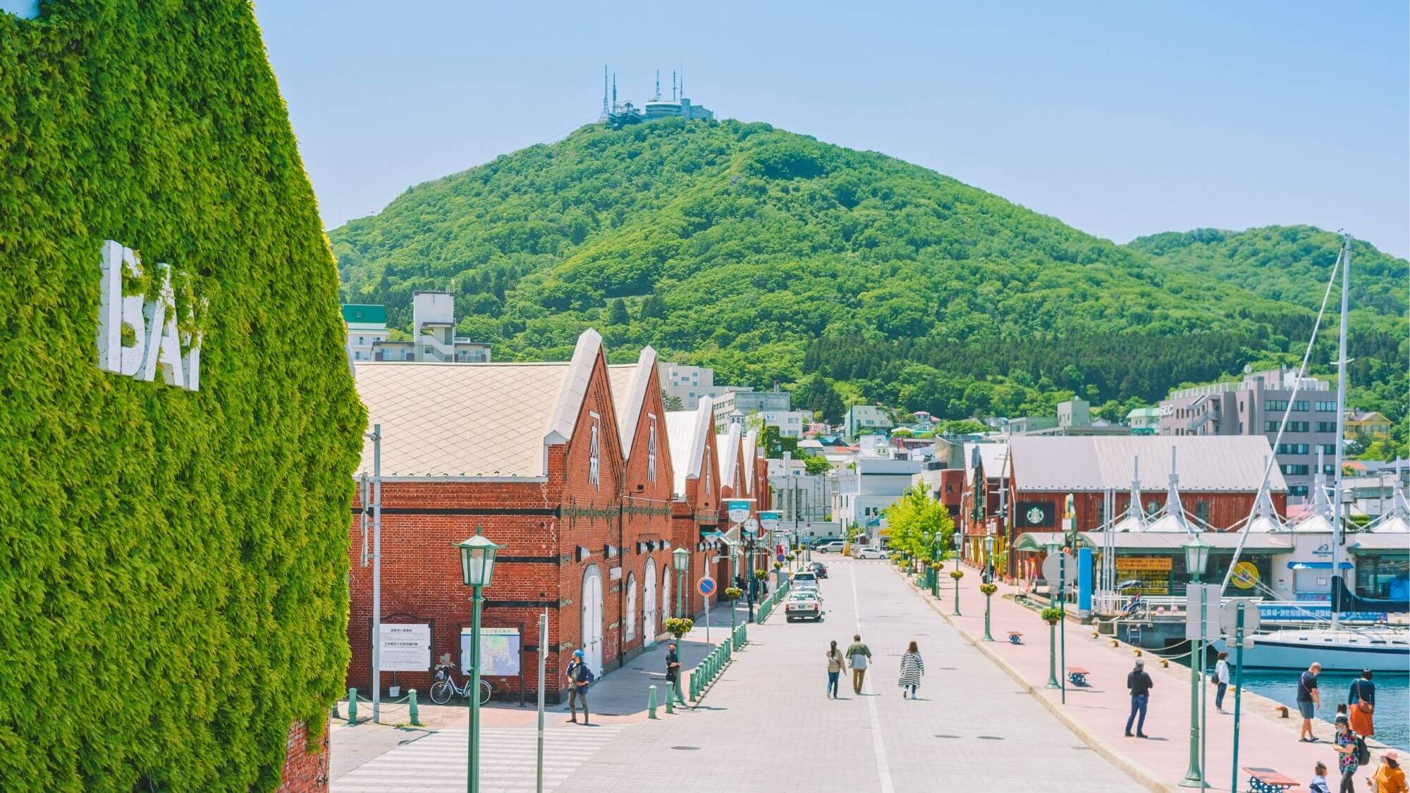 【函館赤森赤レンガ倉庫群】車で約75分。異国情緒の街並みは、歴史ロマンに彩られた観光スポットです。