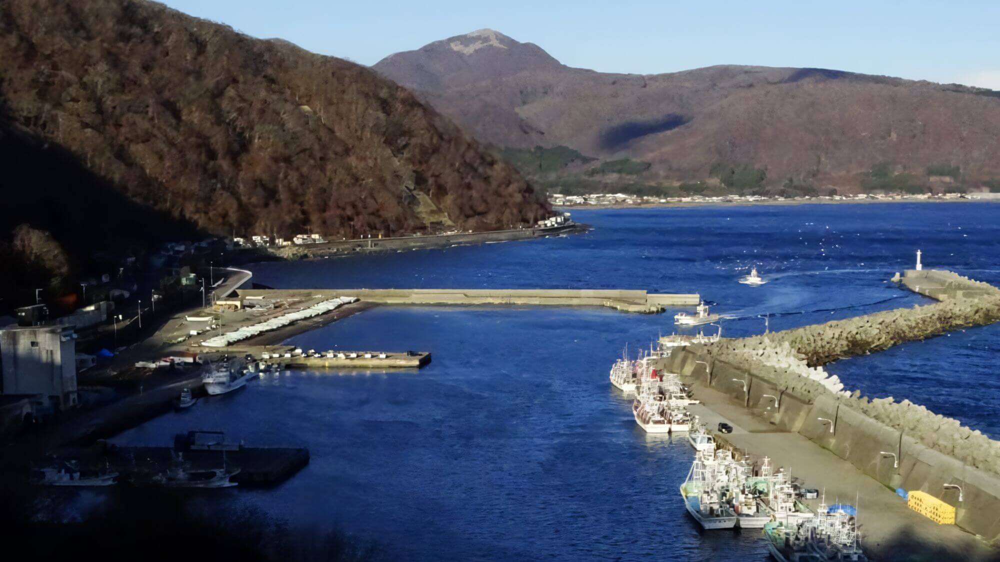 【椴椴法華（とどほっけ）漁港】秋は空気が澄み遠くまで見渡せる岬。太平洋の雄大さに心洗われます。