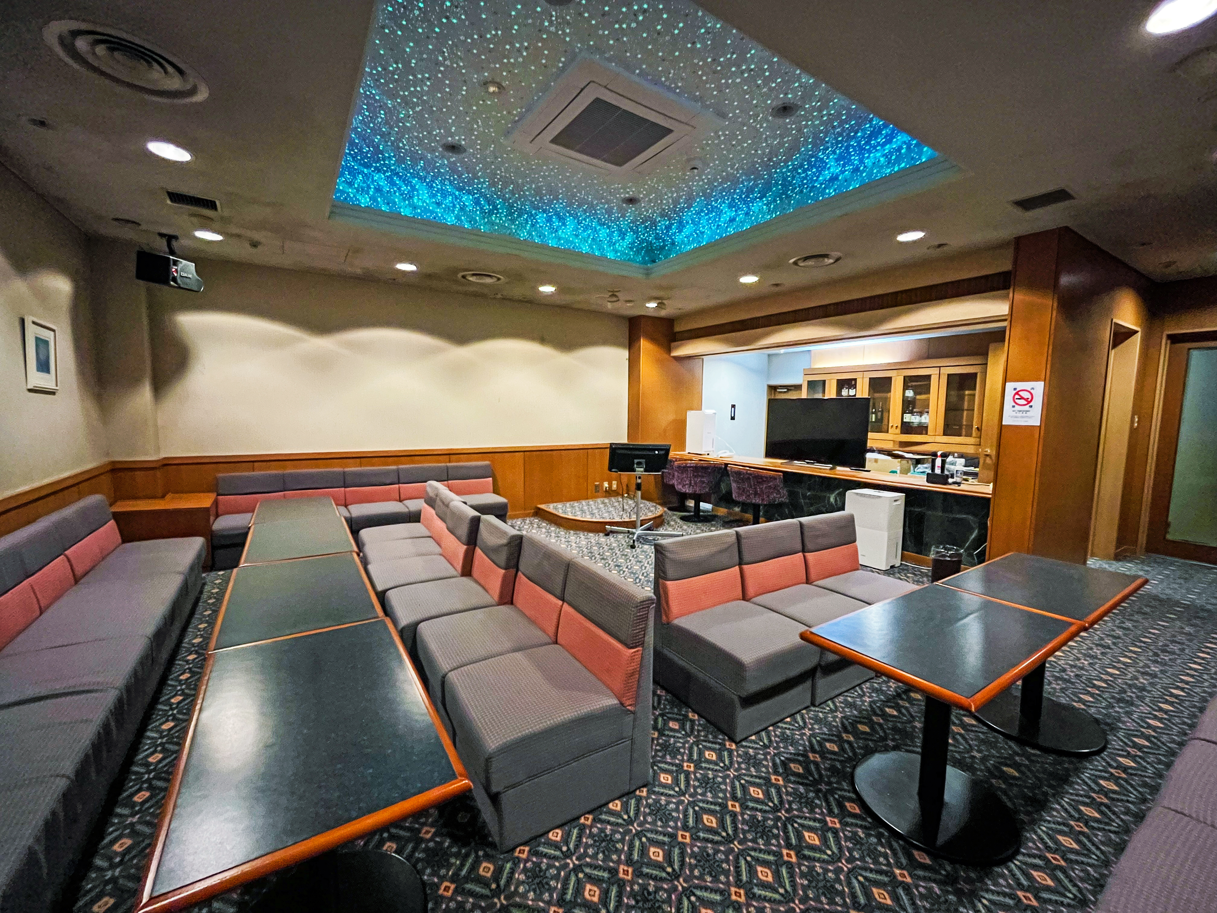 カラオケルーム