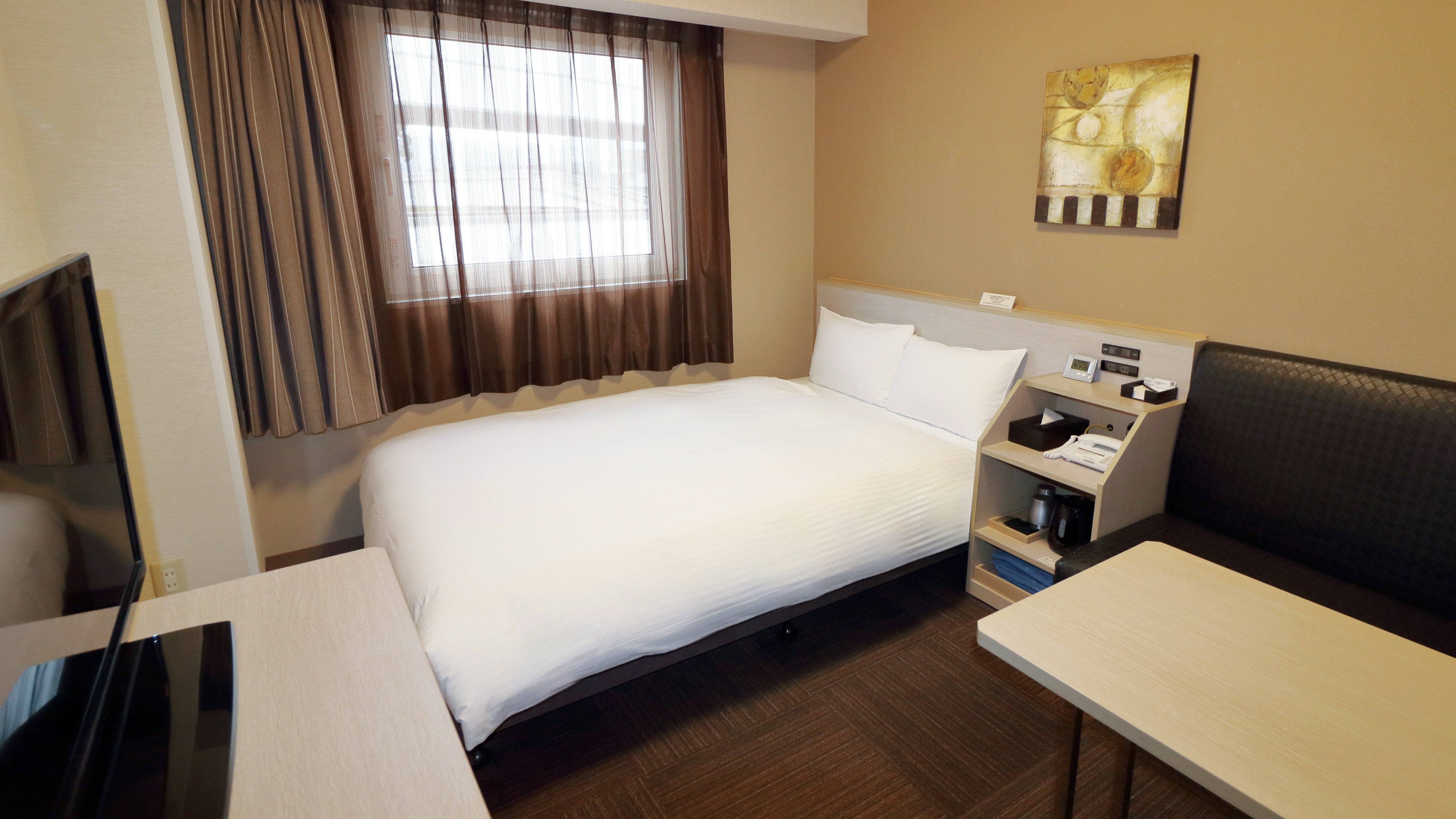 スタンダードセミダブルルーム1