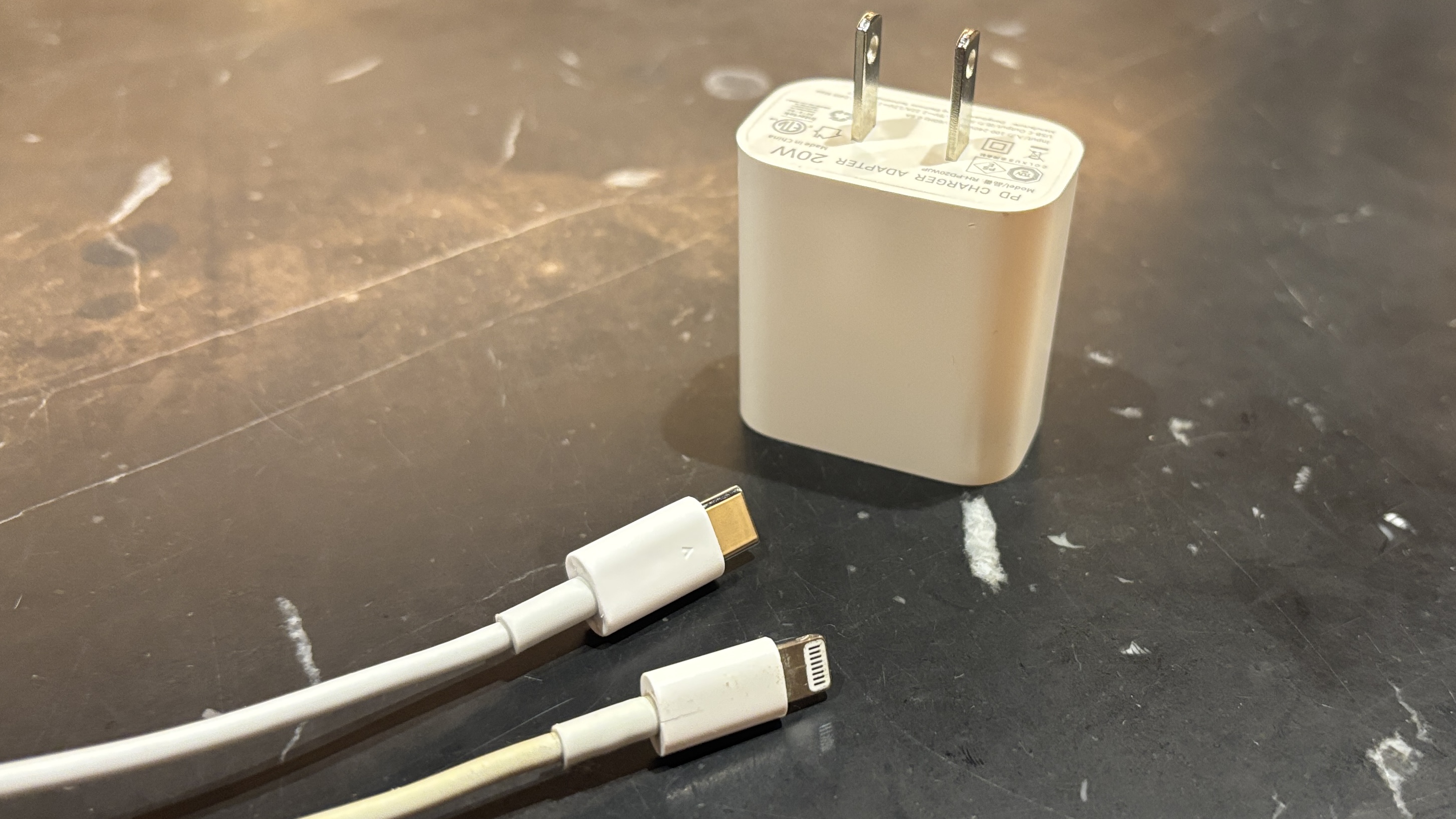 ・貸出品「充電器」