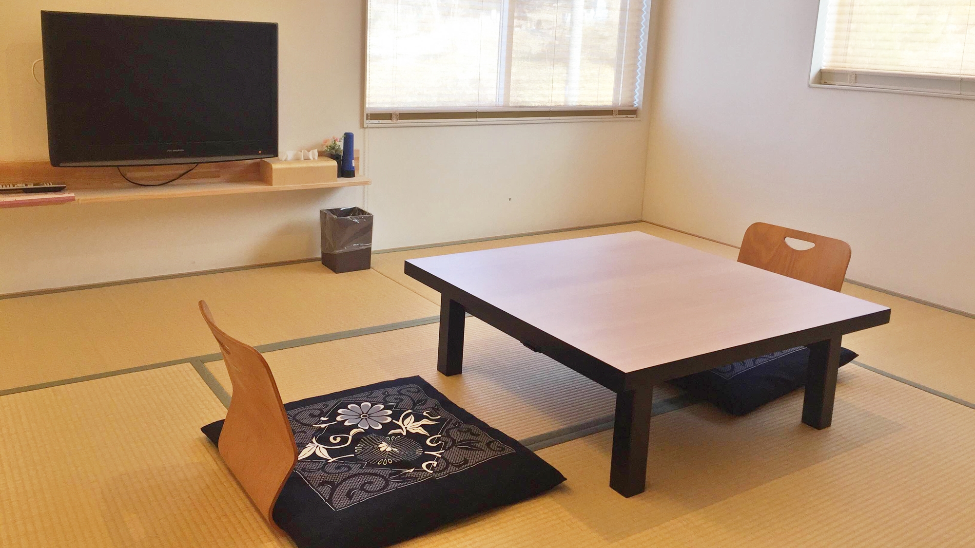 *客室一例／優しい色合いの木の温もりに癒される和室。全室無料Wi-Fiも完備で快適♪