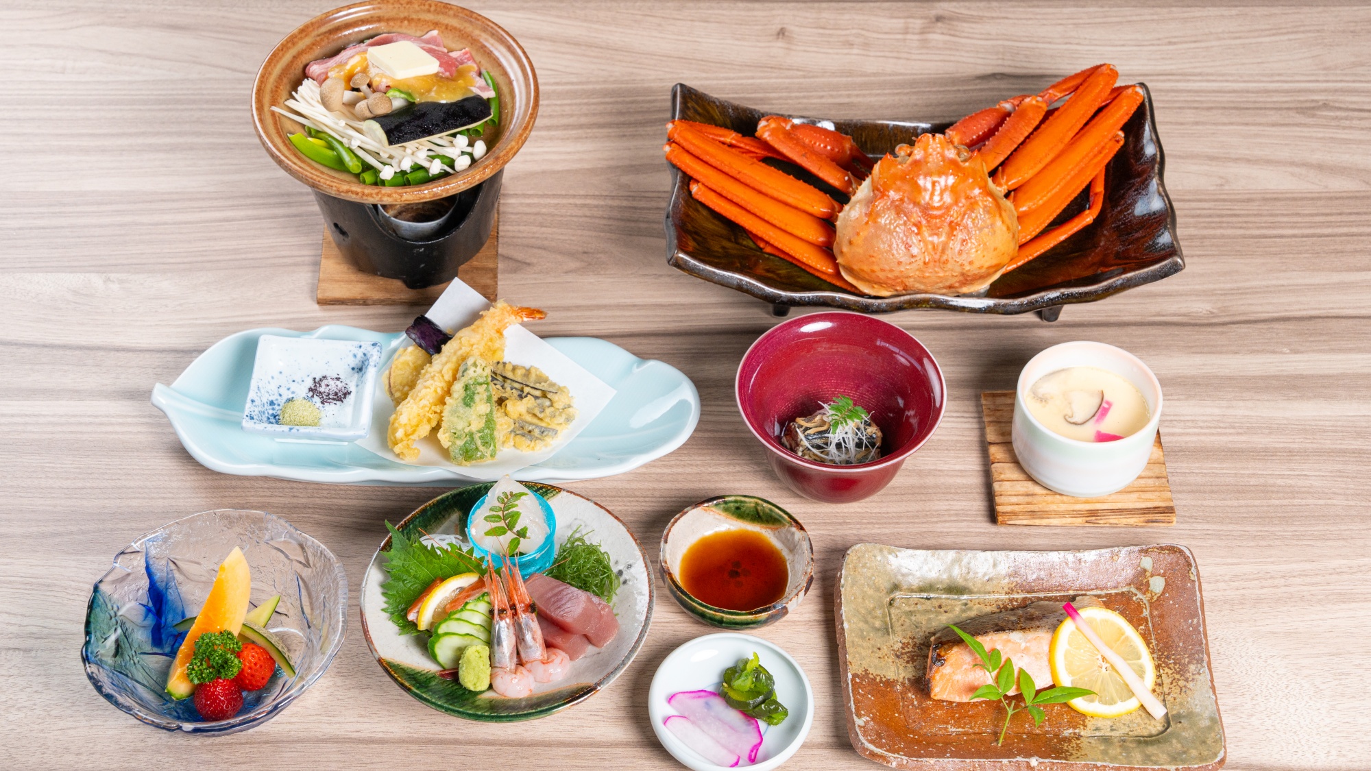 *夕食一例/自然豊かな土地を活かした海と山の恵みたっぷりのお食事が並びます。