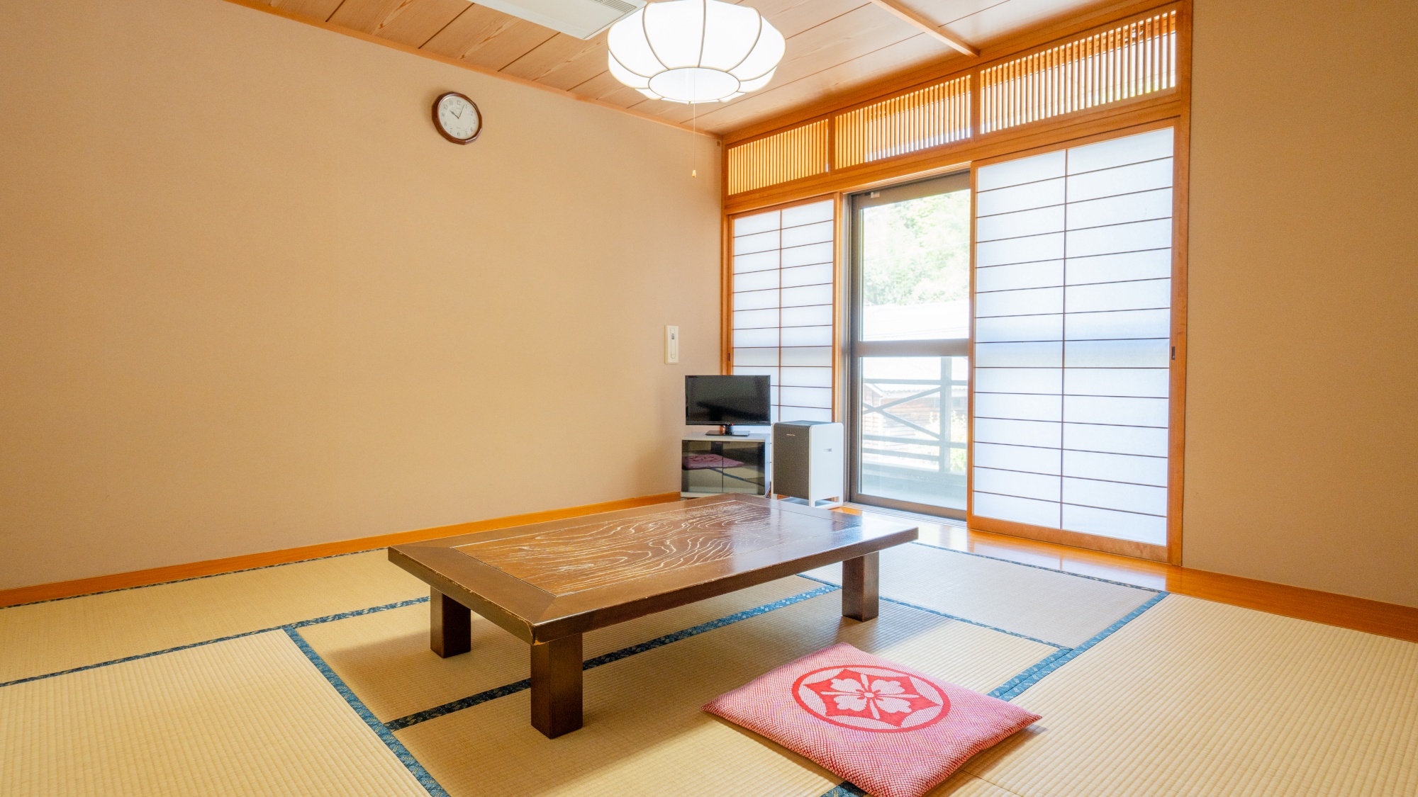 *和室一例/山側(8畳)