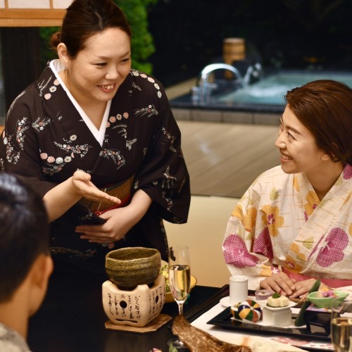 【直前割！】開放感ある庭園露天風呂付客室★朝夕お部屋食