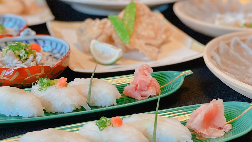 ・【ふぐ懐石】同じ生でもふぐの握り寿司は刺身とは違う美味しさです