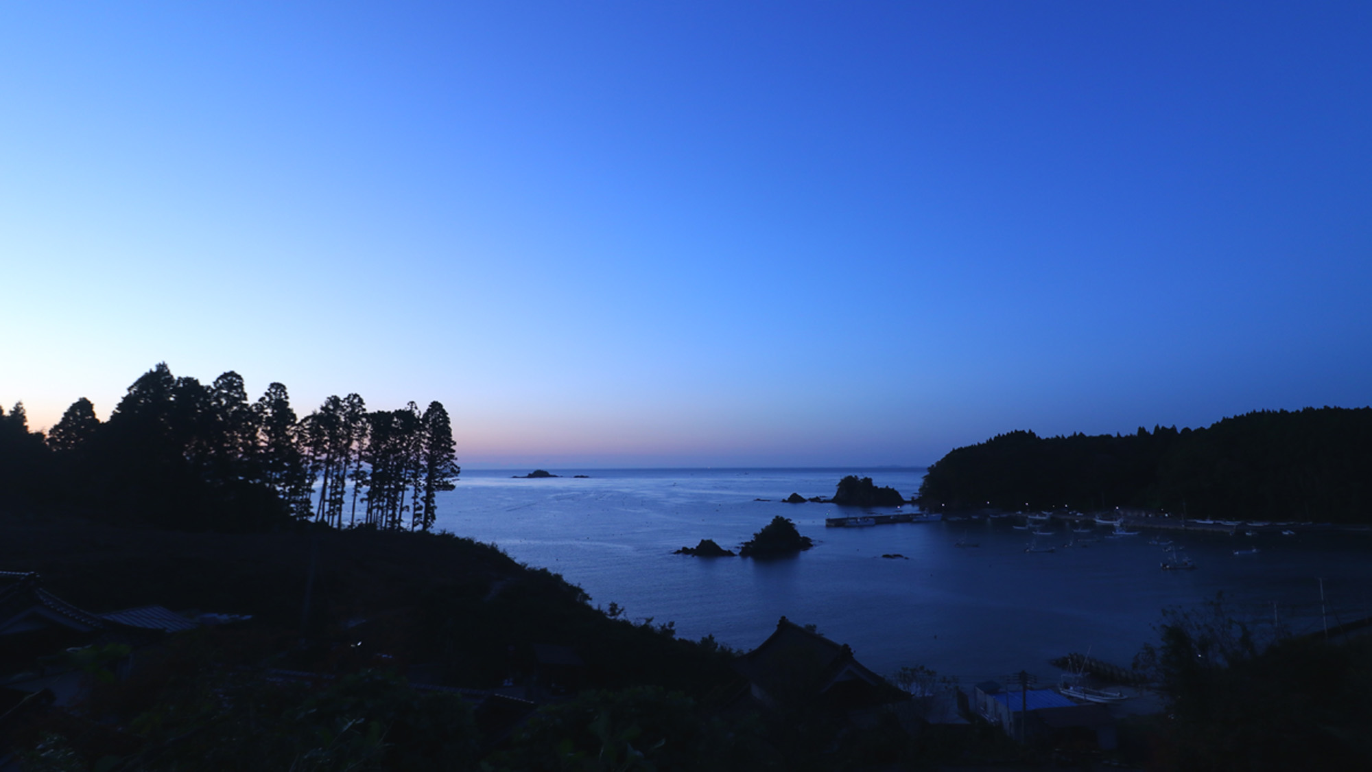 ＃【周辺】朝の静かな海