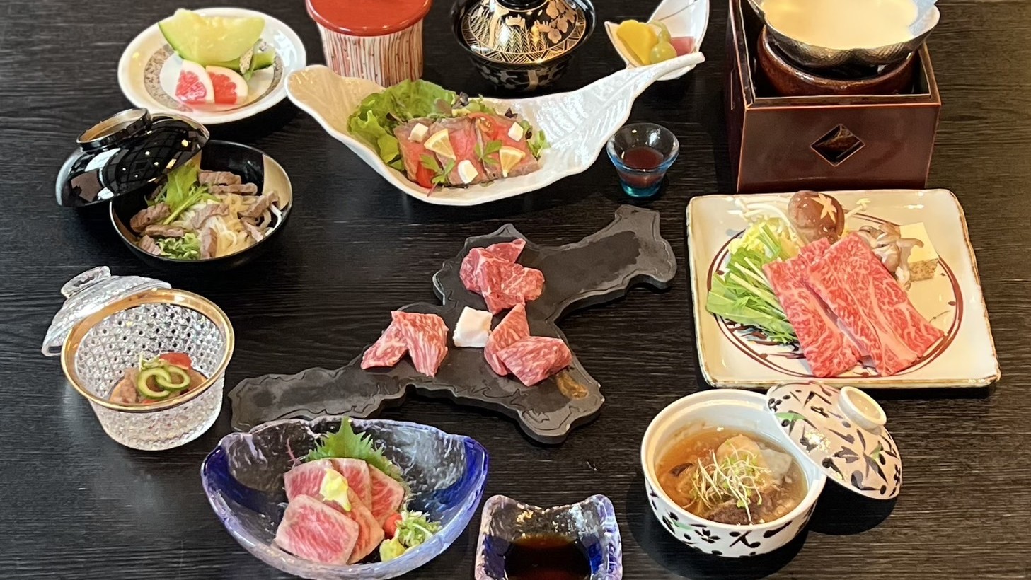 三重ブランド松阪牛会席をご堪能くださいませ。