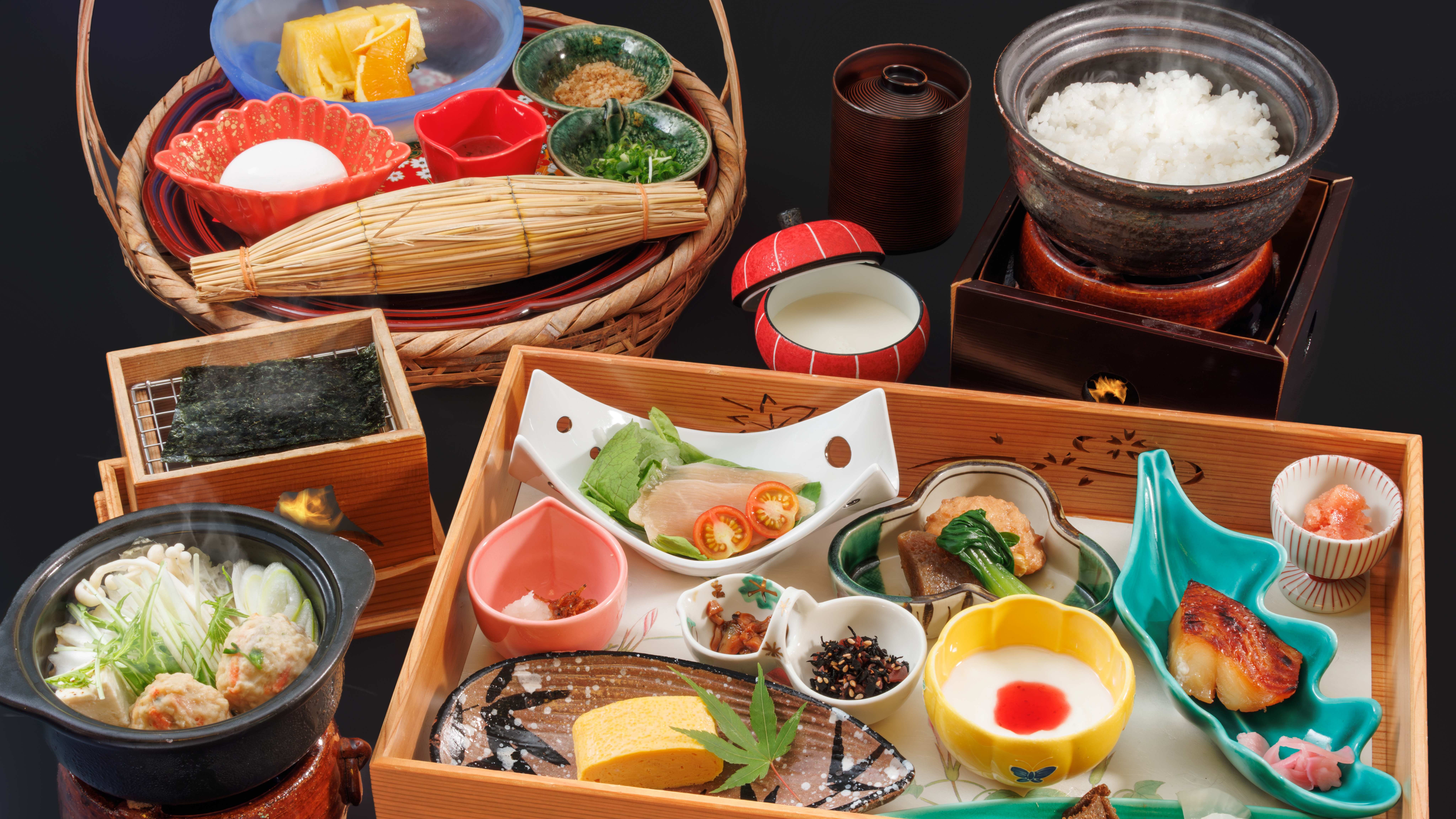 彩り豊かな和朝食膳で心ほぐれる朝のひとときを