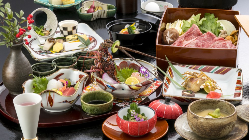 伊勢海老や松阪牛など伊勢志摩の食材を使用したご夕食