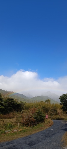 TIDAから山にかかる虹