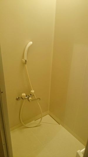 シャワールーム