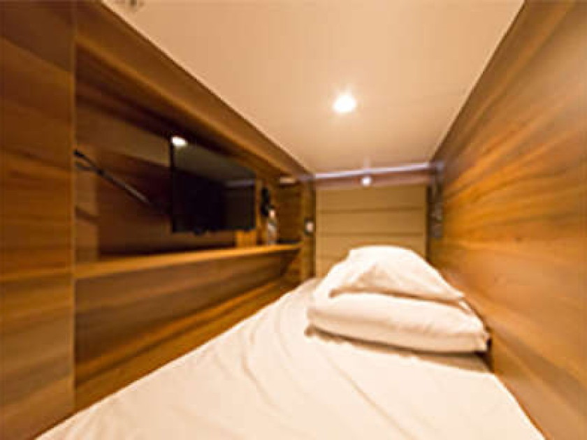 【MAX CABIN】温浴施設に併設 カプセルルーム《男性専用》