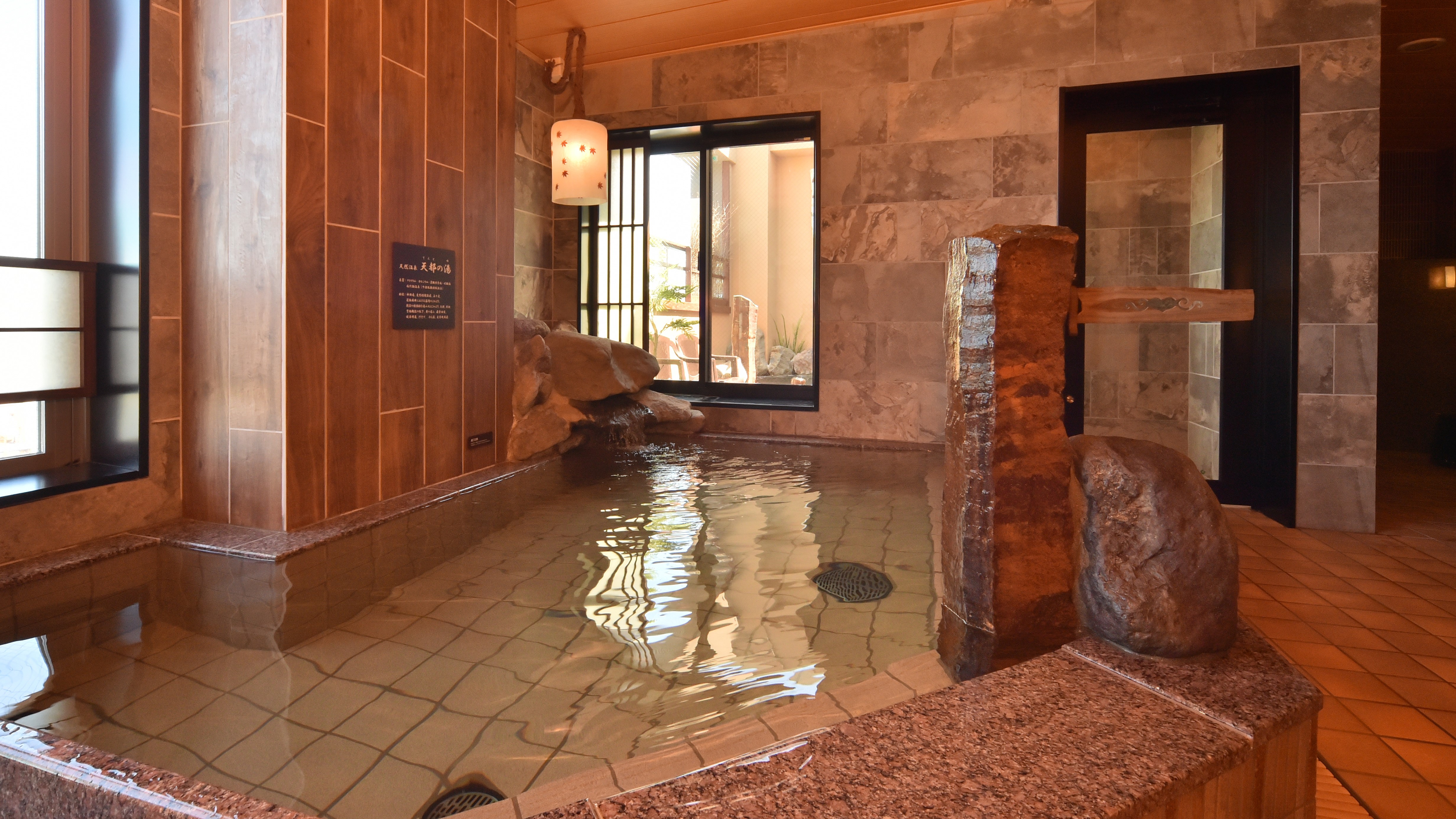 ◆男性大浴場【内湯】◆　（湯温41℃～42℃）