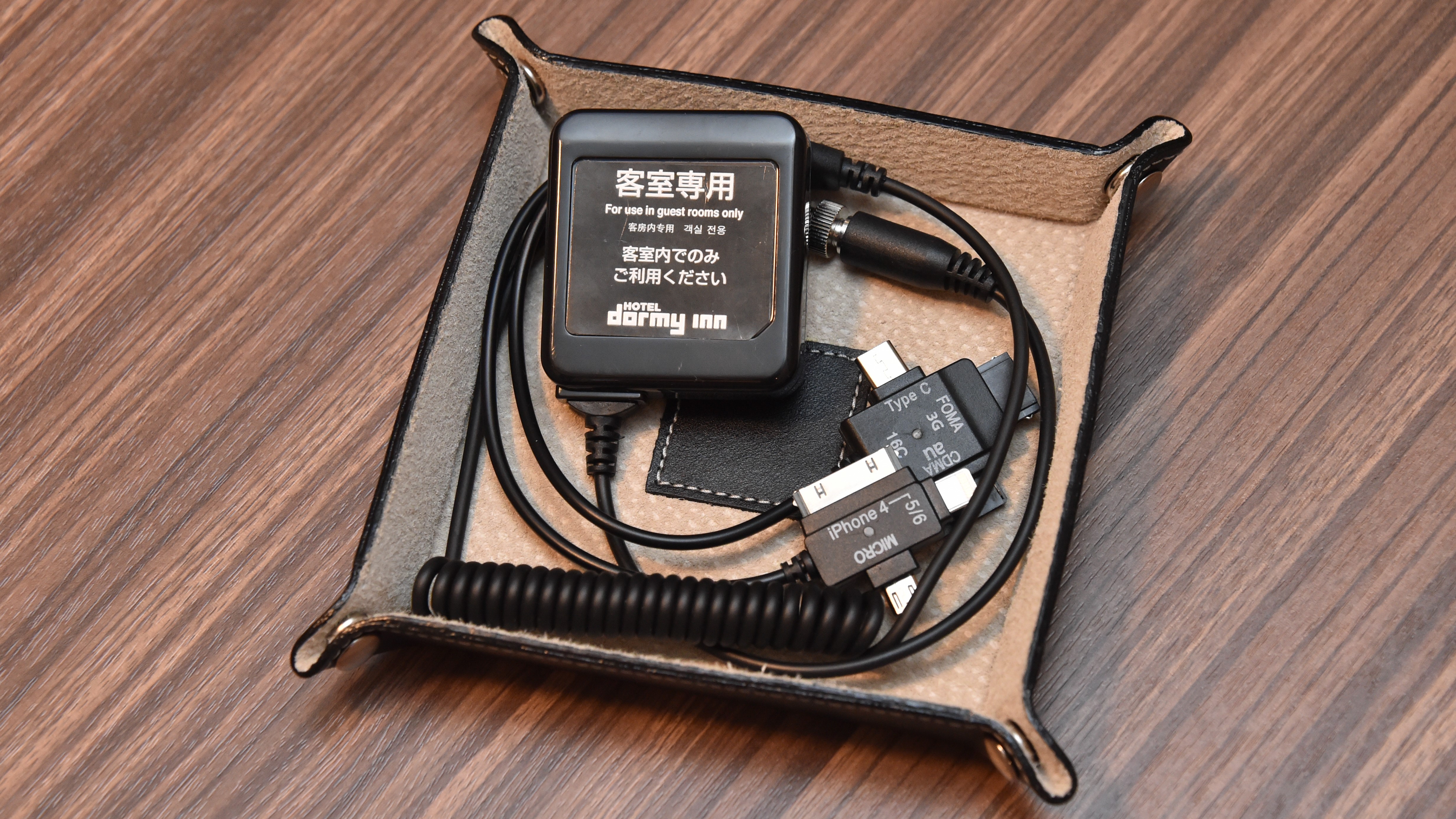 ◆各社対応充電器◆　※フロントにて貸出しております。