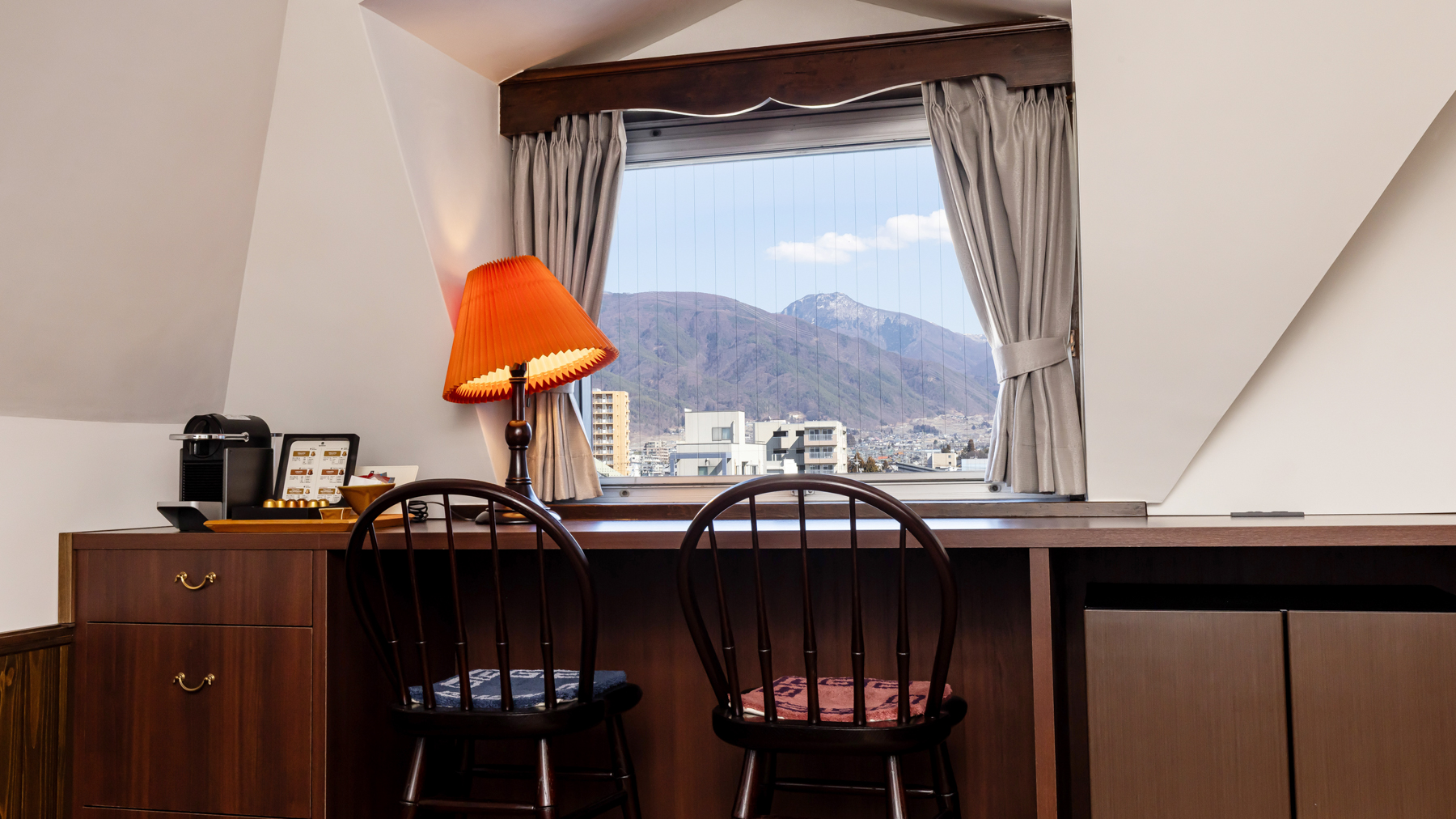 〔旧館〕MiNSuite　バーカウンター