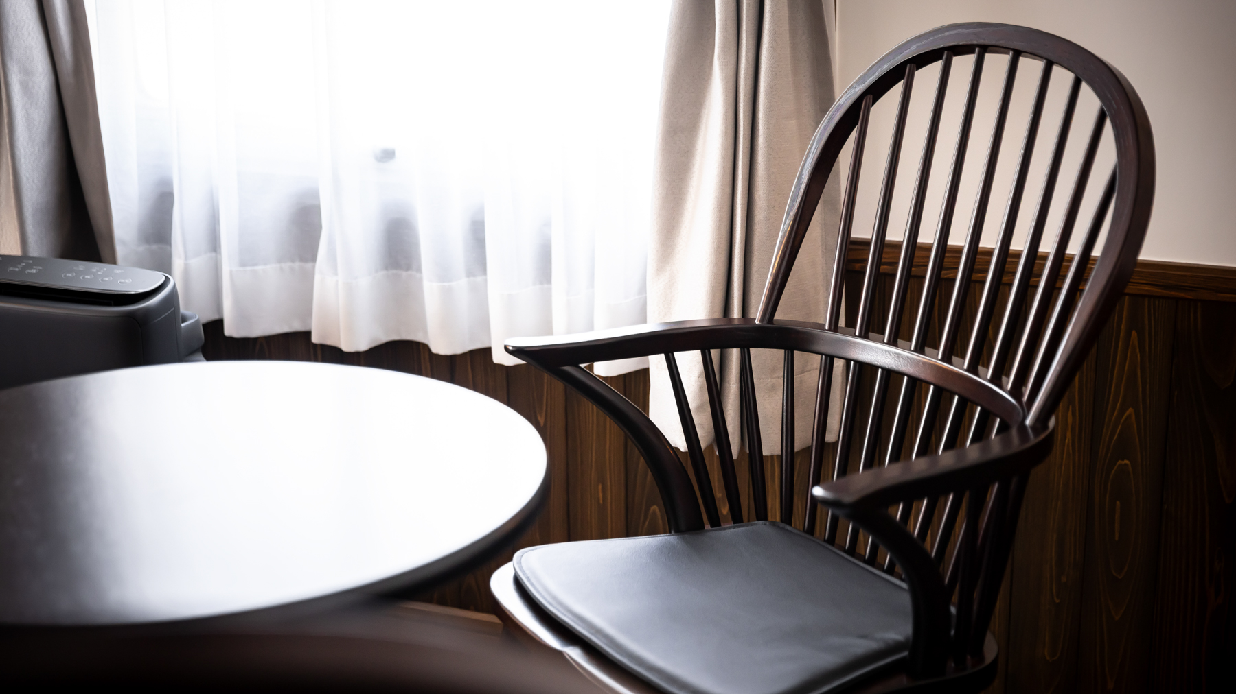 〔旧館〕MiNSuite　ウィンザーチェアー