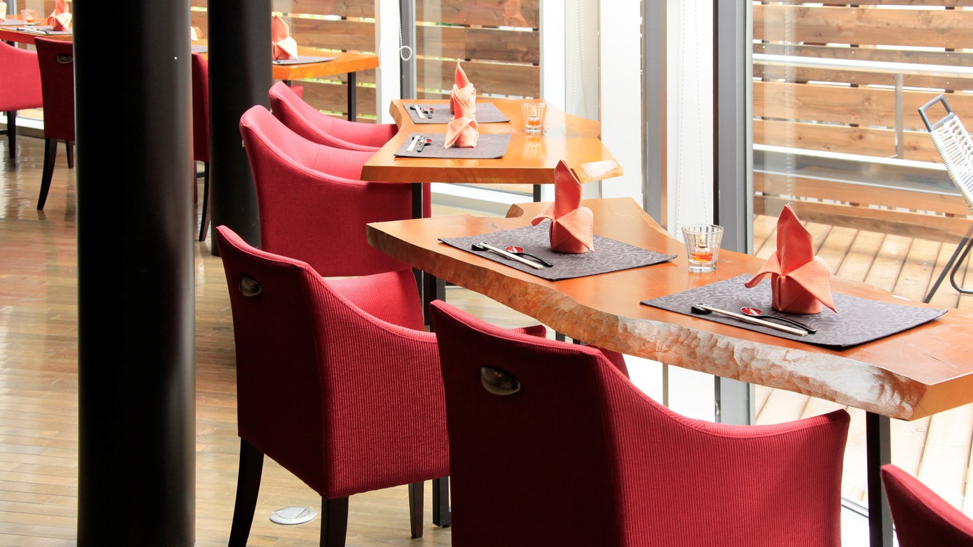 【ダイニングレストラン】