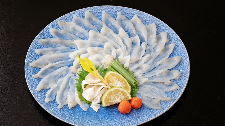 【タイムセール】ふぐ刺し20切れ・ふぐちり・ふぐ唐揚げに舌鼓！黒毛和牛を雲丹しゃぶで豪華ふぐ会席