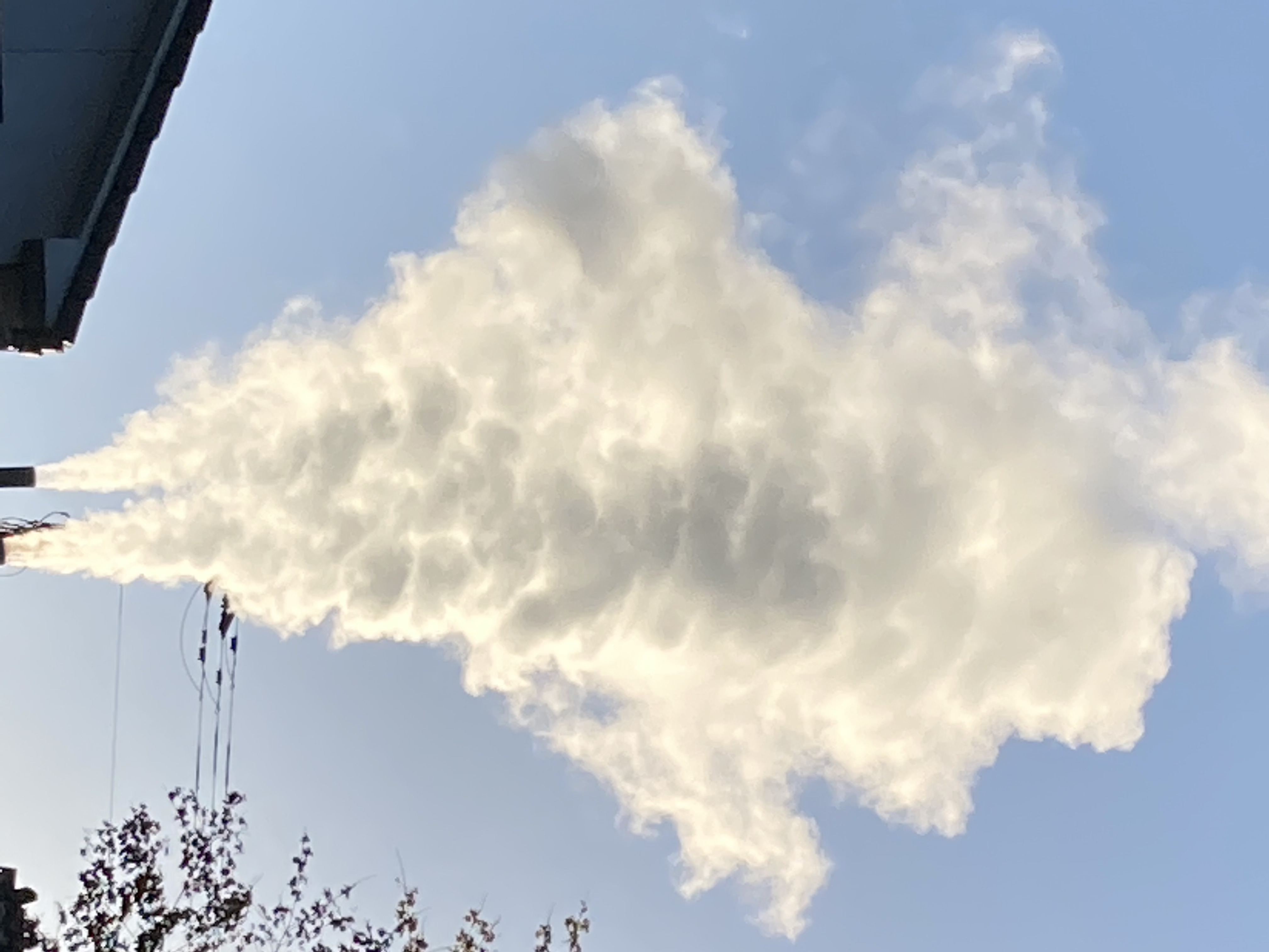 激しい湯けむり