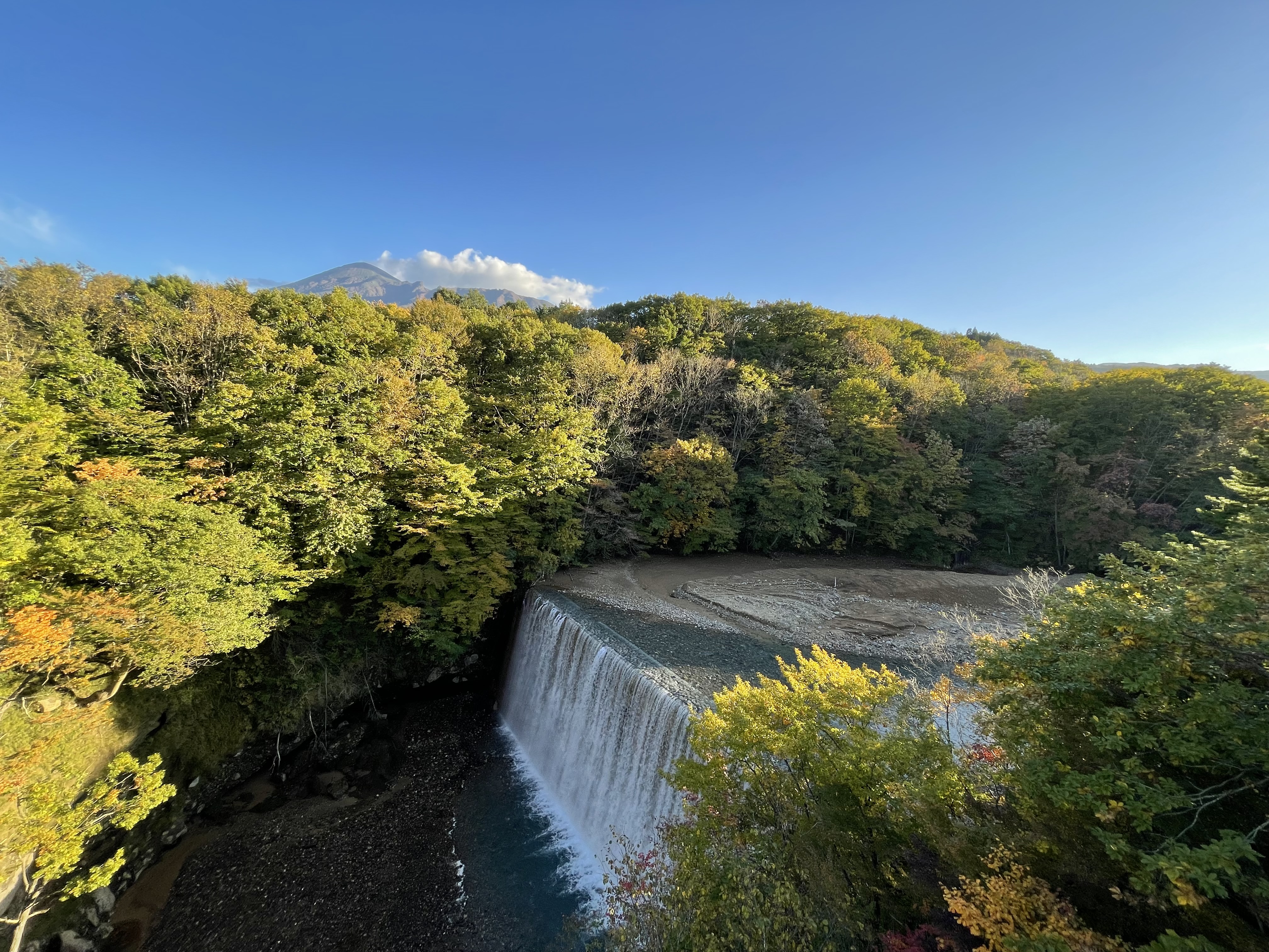 岩手山と森の大橋