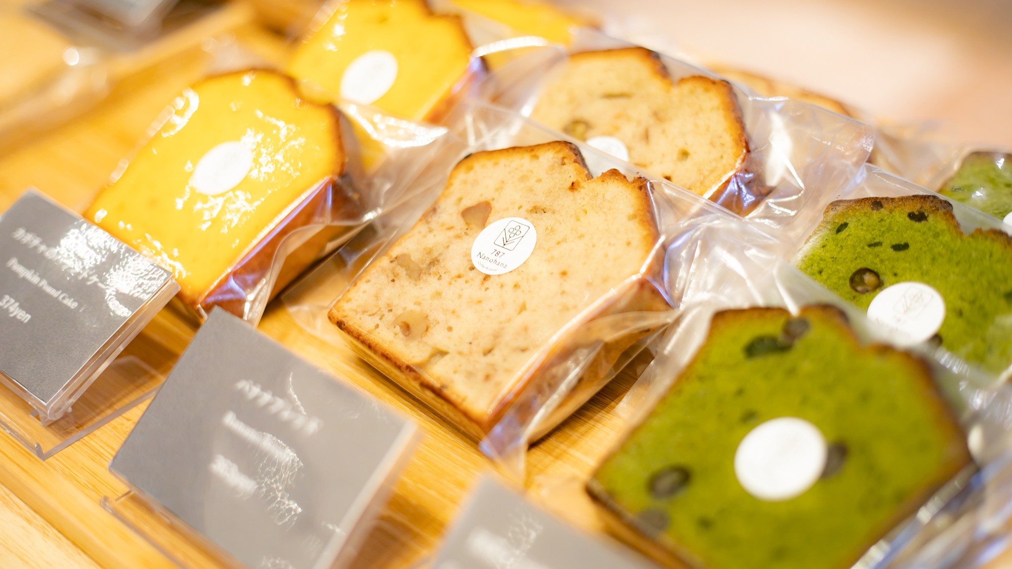 スイーツや焼き菓子も充実！