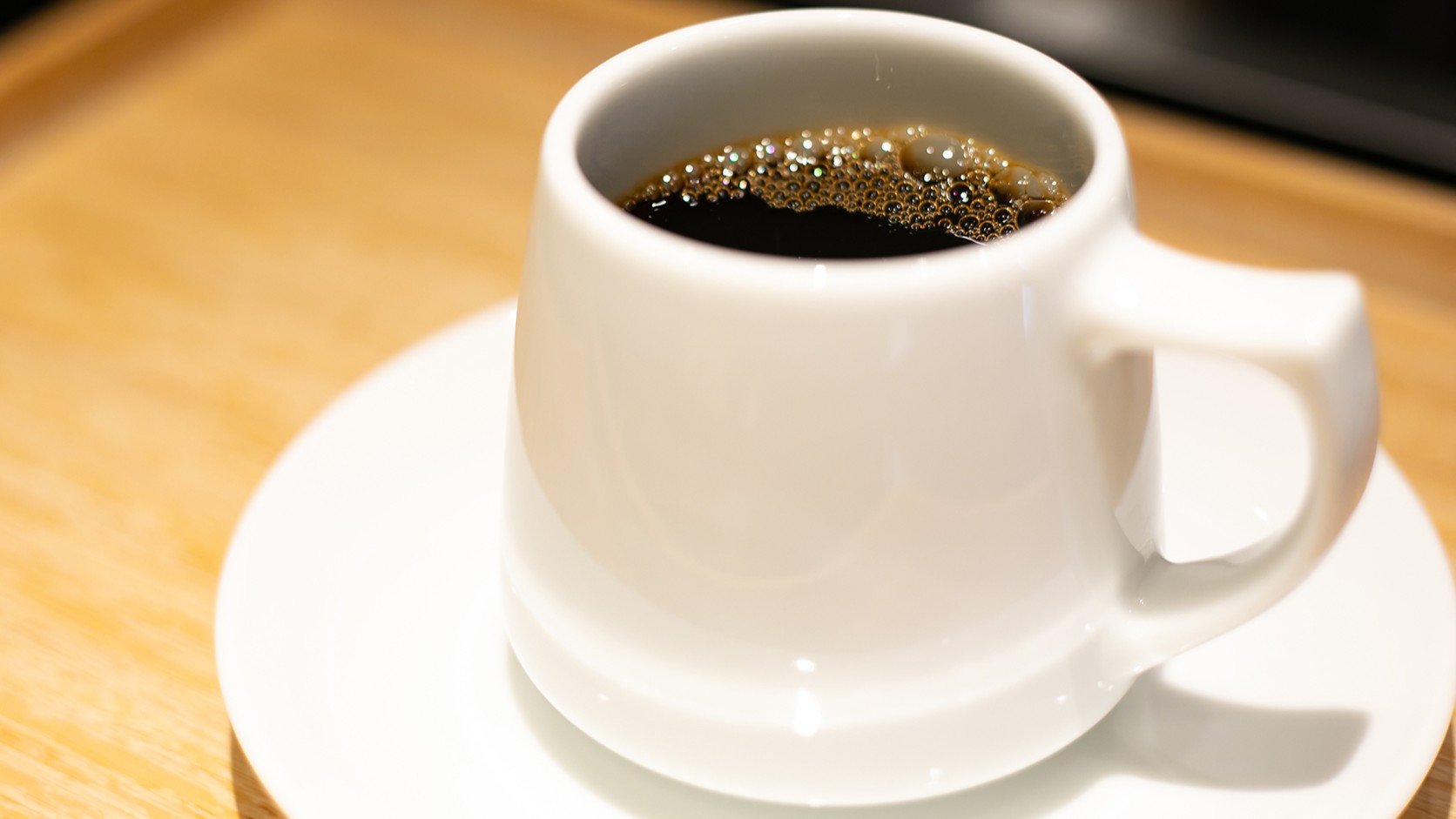 スペシャリティコーヒー、日本茶、フレーバー茶、ラテなどこだわりのメニューをご用意。
