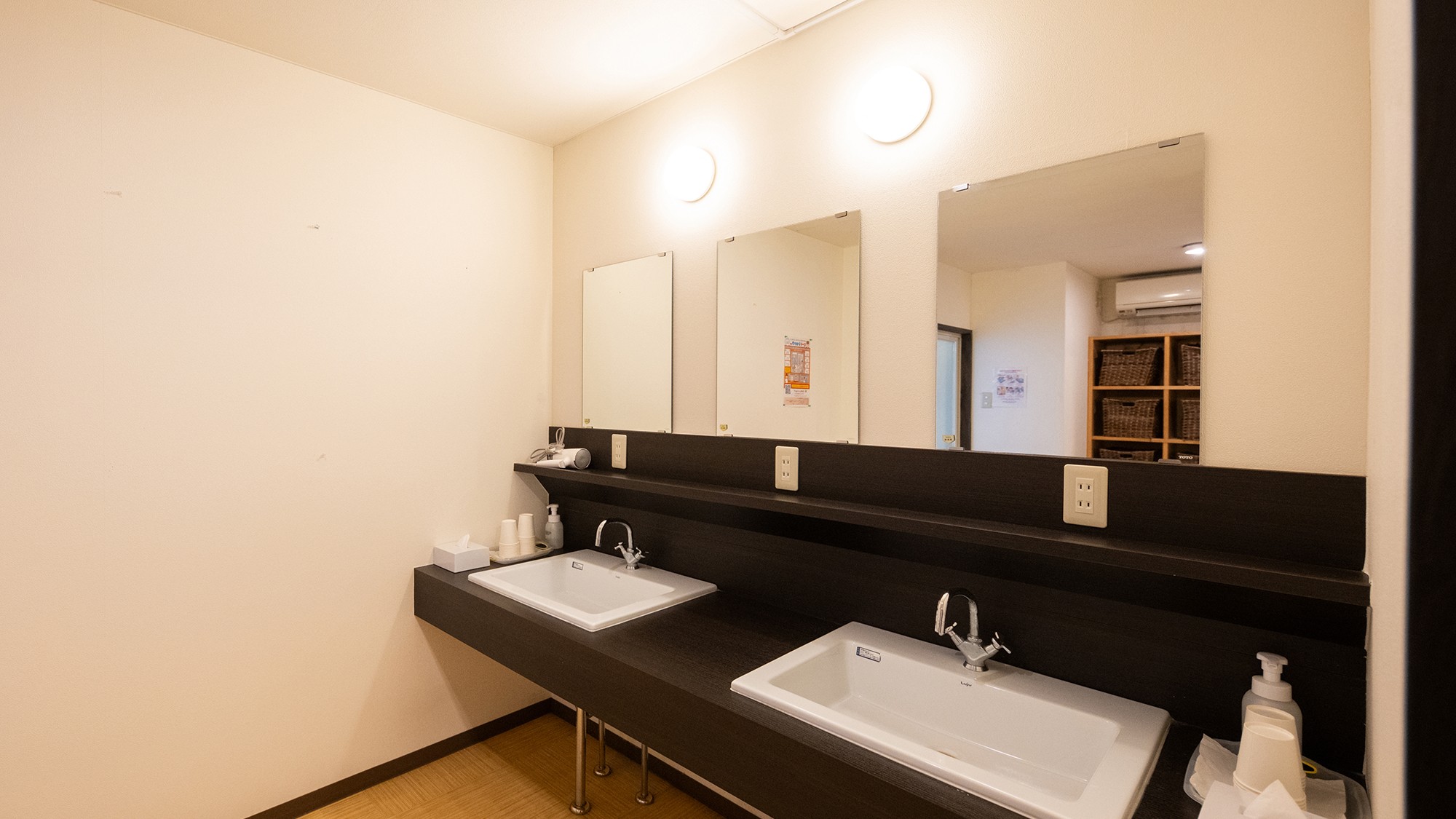 男性大浴場　洗面台