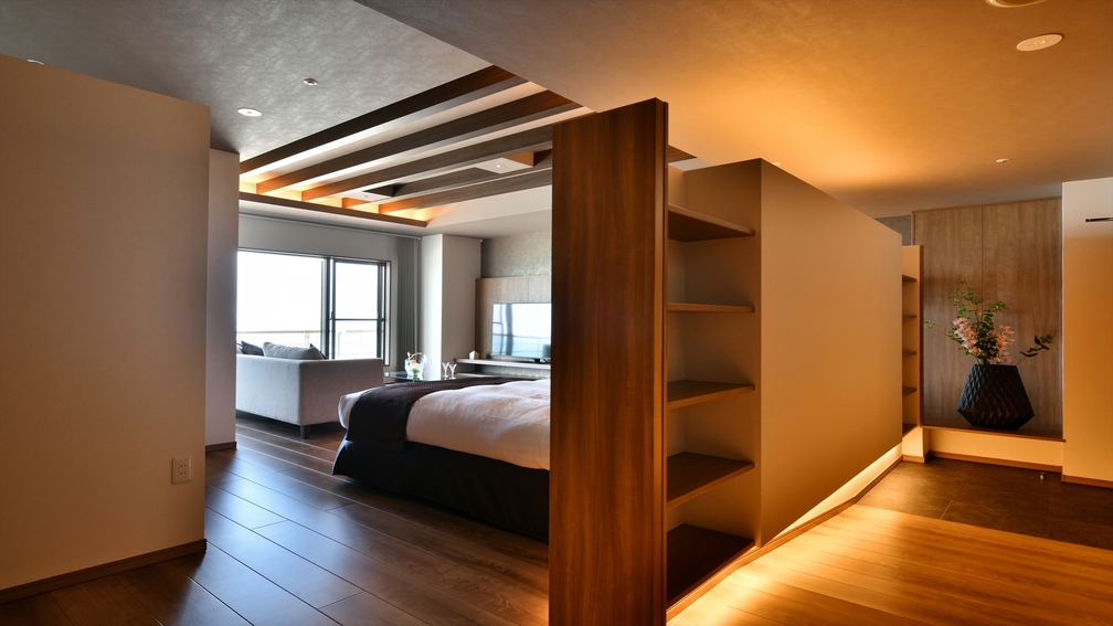 【そよ風館ビューバス付き洋室『海煌』】夕陽を眺めながら時を忘れる贅沢なビューバス付きのお部屋です。