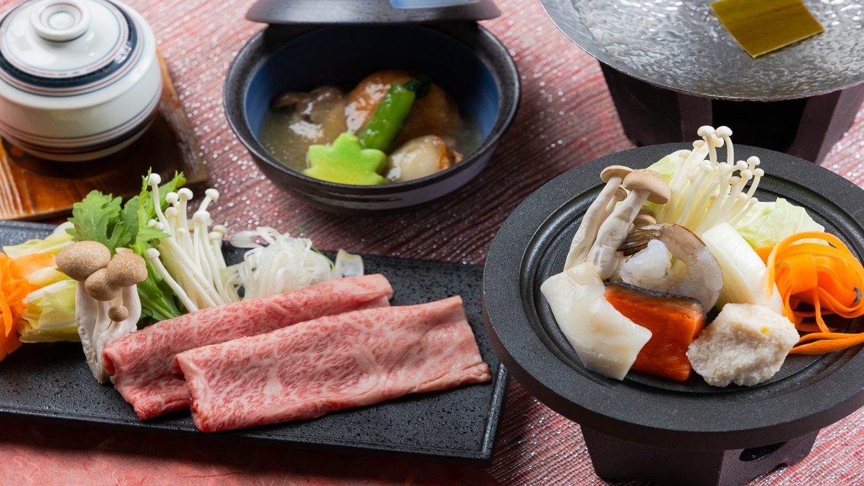 【夕食レストラン】お鍋が2種類！村上牛のしゃぶしゃぶ＆海鮮鉄板焼きが付いた豪華特選料理！
