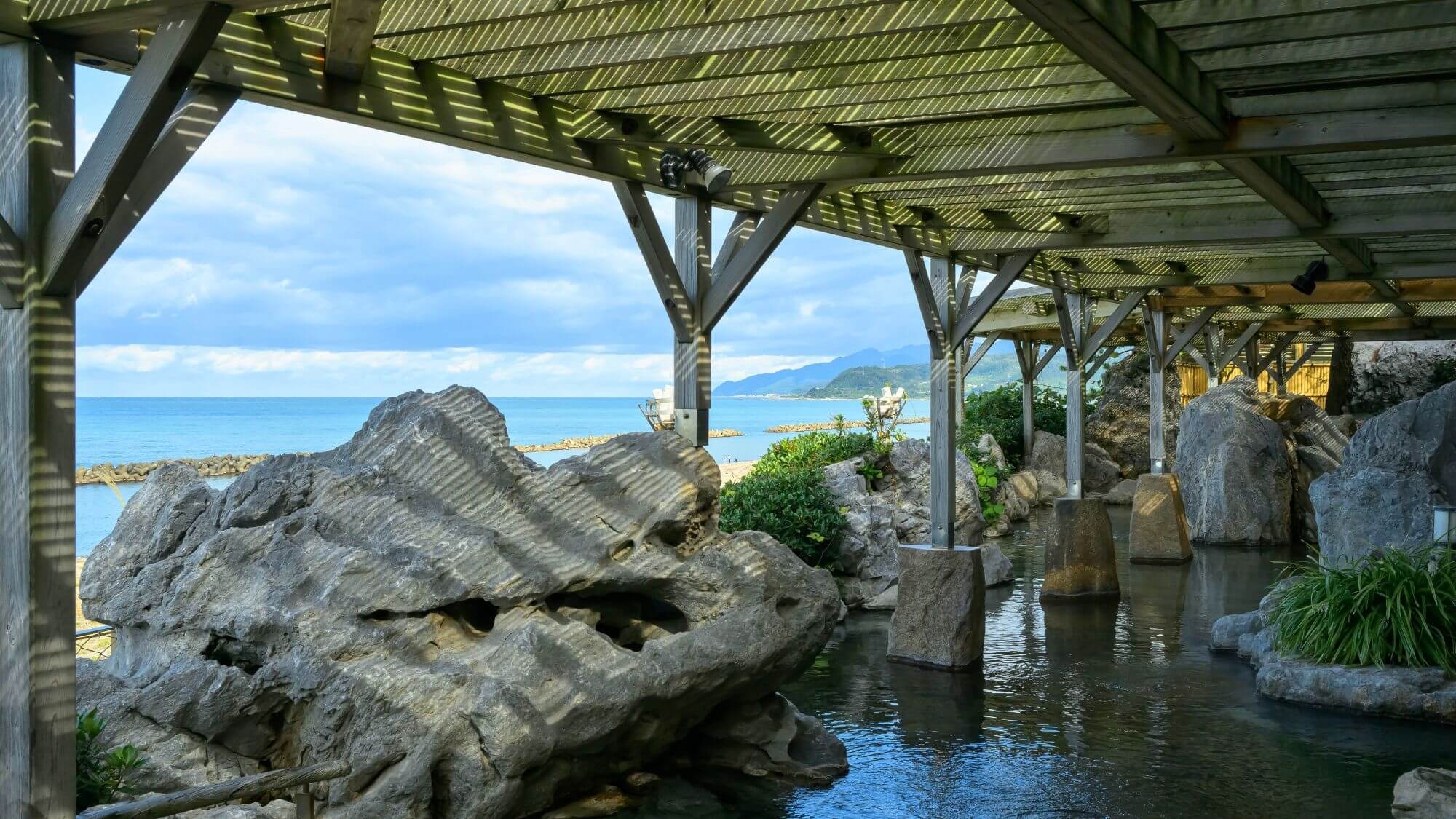 【県民限定】お部屋アップグレード＆11時レイトアウト他4大特典〇国産牛しゃぶと海の幸〇夕食レストラン